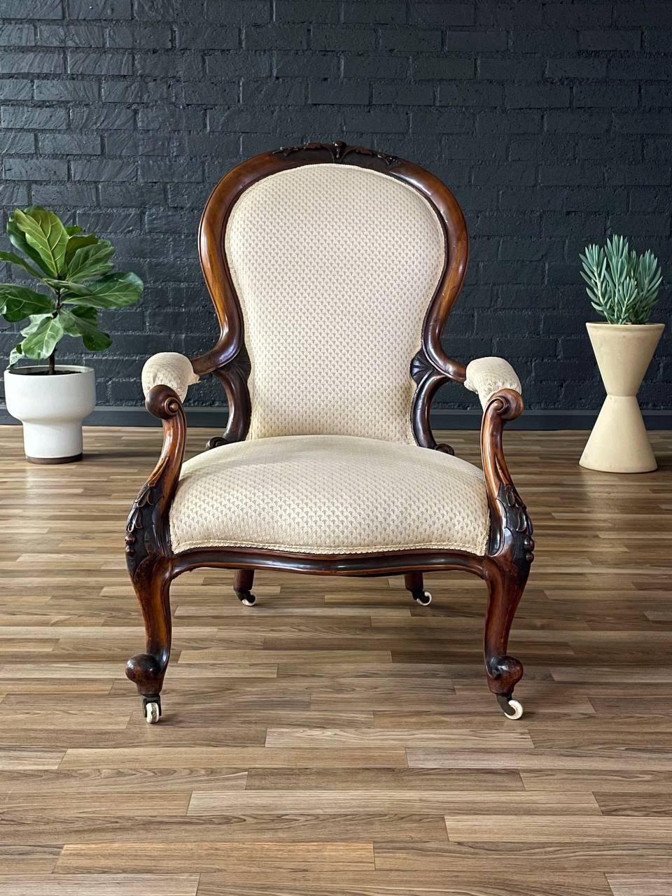 Antique Victorian Carved Wood Arm Chair In Good Condition For Sale In Los Angeles, CA