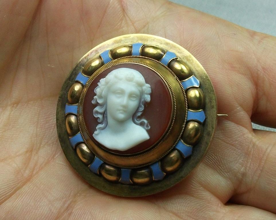 Round Cut Antique Victorian Cased Goddess Flora Hard Stone Cameo Brooch For Sale