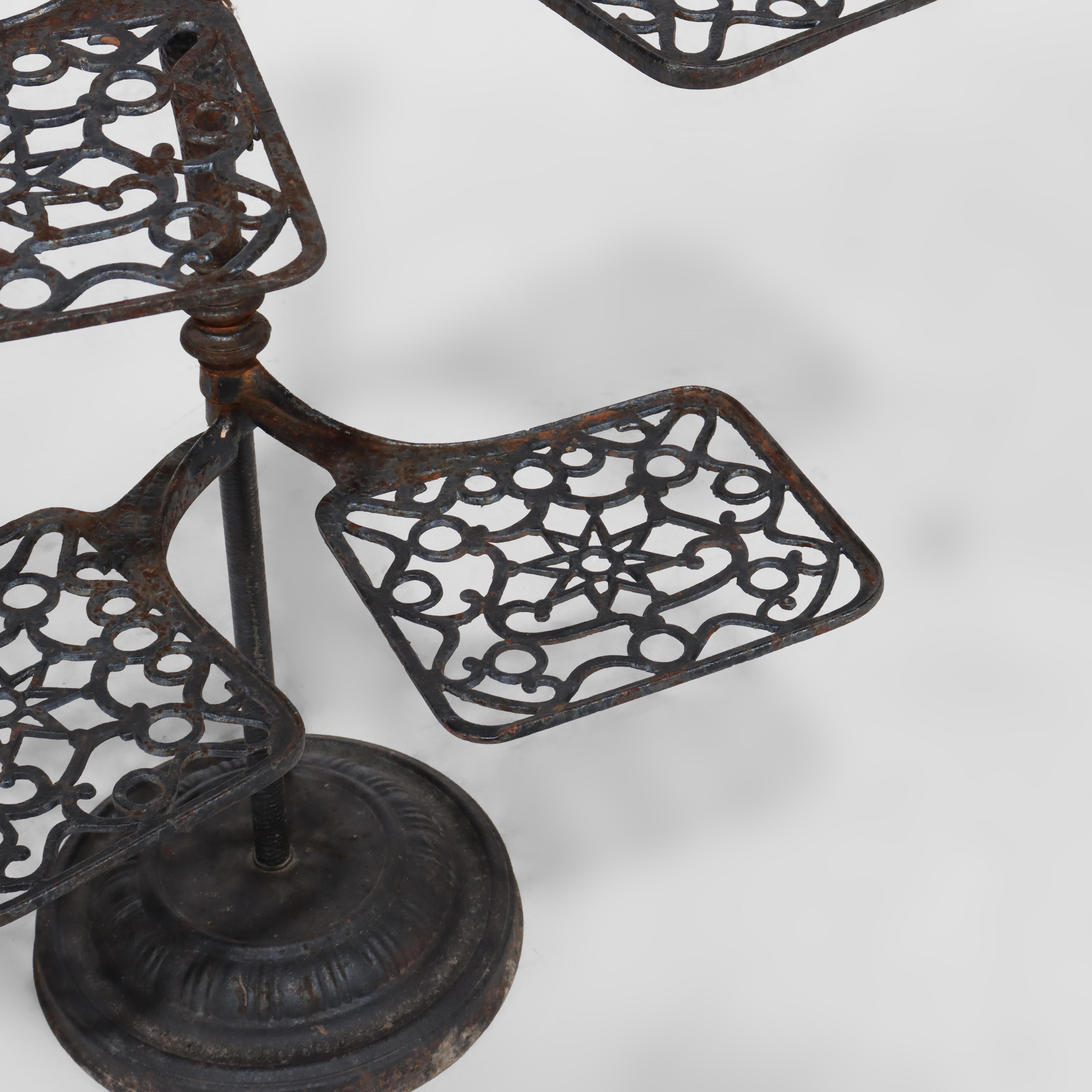 Ancien support de plantes réglable en fonte victorien C1868 Bon état - En vente à Big Flats, NY