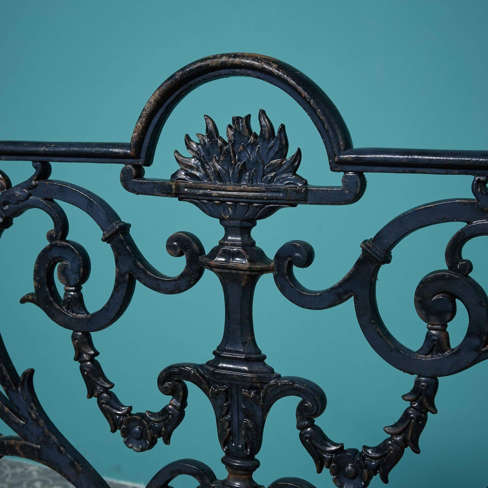 Vittoriano Antico pannello decorativo per ringhiera in ghisa vittoriana in vendita