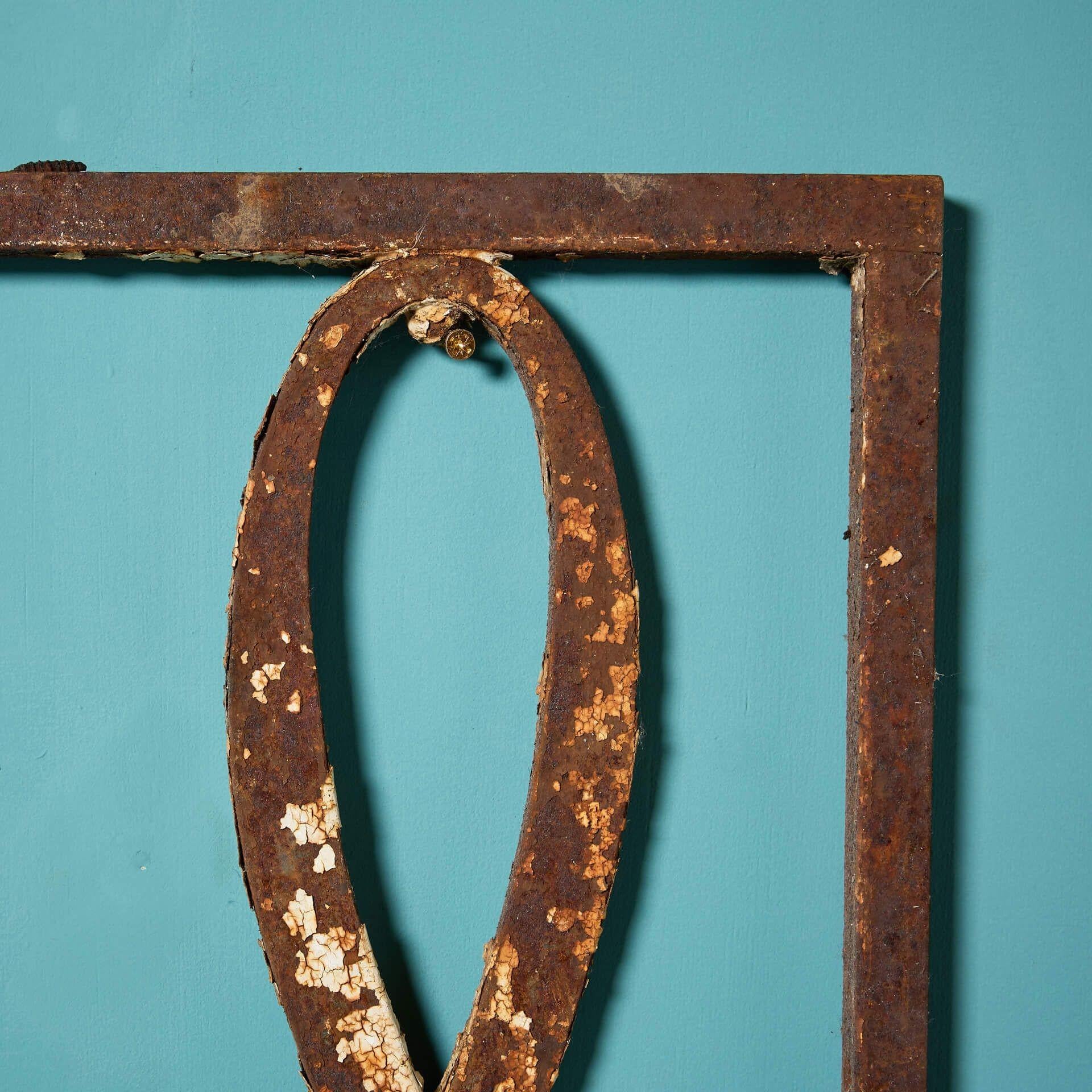 Antike viktorianische dekorative Wandtafel aus Gusseisen im Zustand „Relativ gut“ im Angebot in Wormelow, Herefordshire