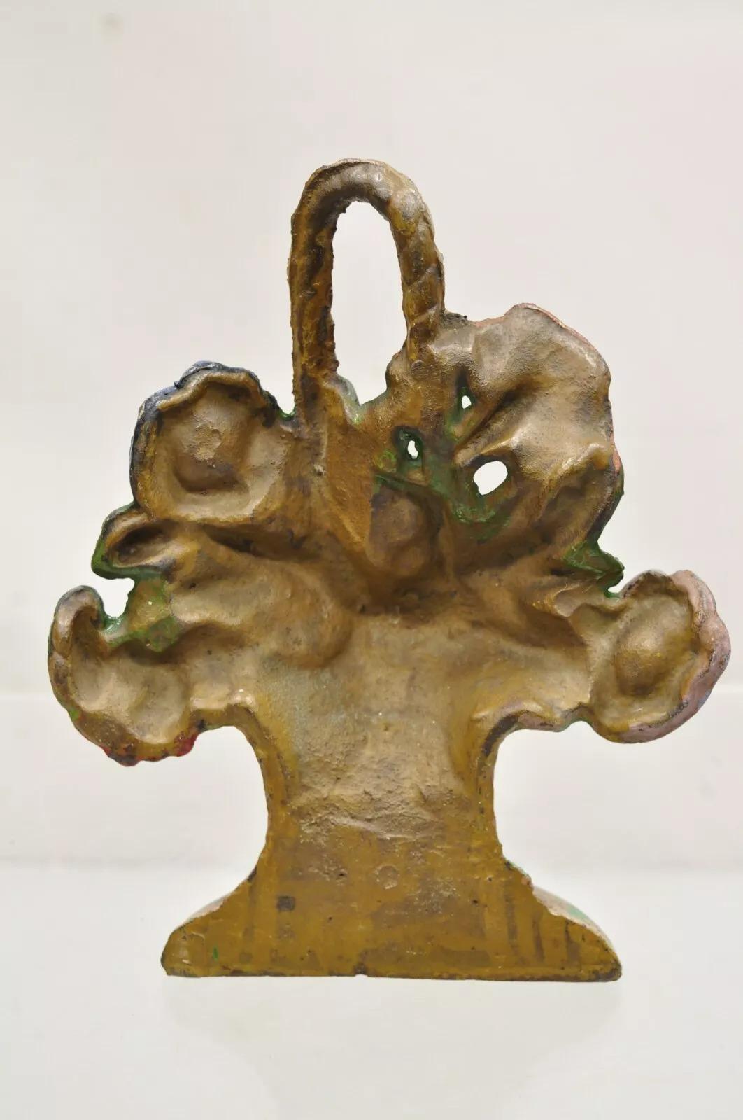 Antike viktorianische Gusseisen Figural Blumenstrauß Korb gemalt Türstopper (Eisen) im Angebot