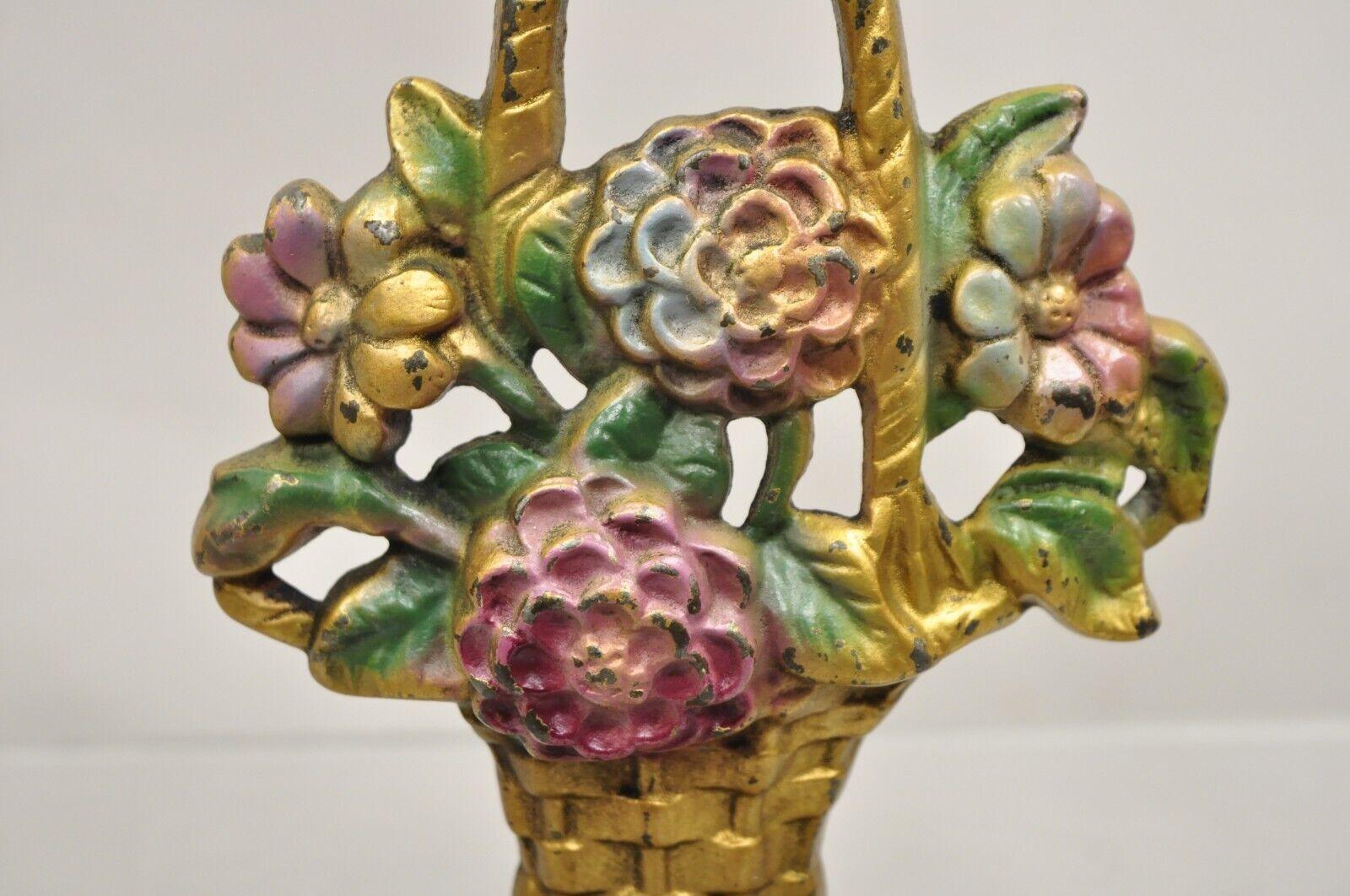 Antike viktorianische Gusseisen Figural Floral Bouquet Gold Basket Painted Türstopper (Gegossen) im Angebot
