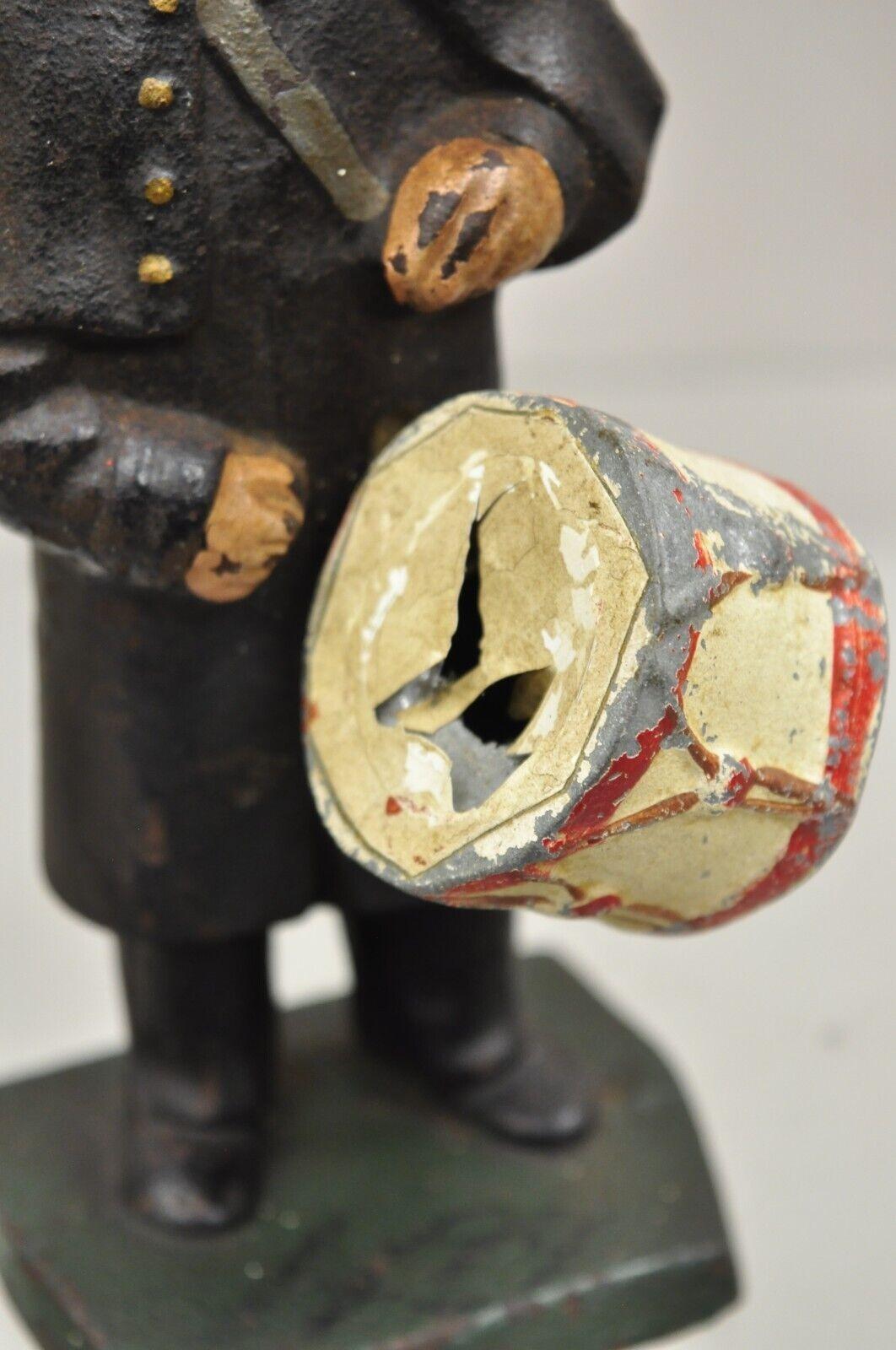 Antiker viktorianischer gusseiserner figuraler bemalter Bürgerkriegssoldaten-Trommel-Türstopper aus Gusseisen (Eisen) im Angebot