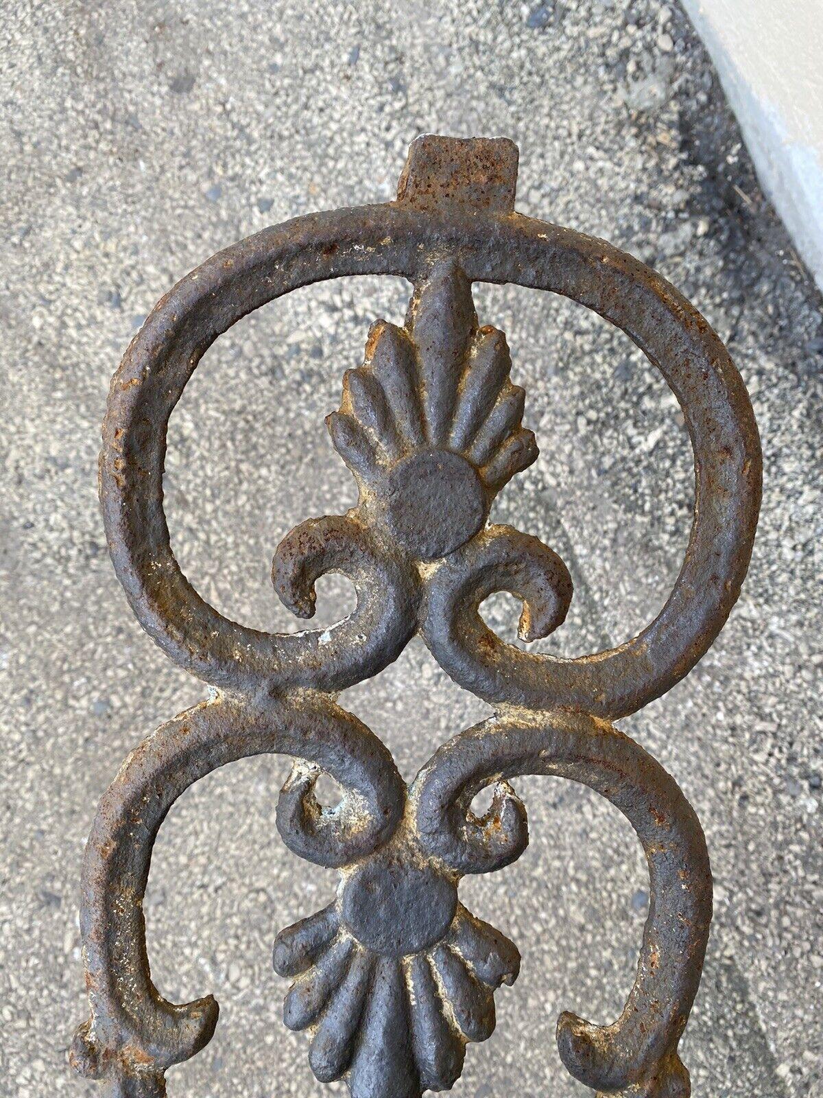 Antique Victorian Cast Iron Gate Supports Architectural Elements, a Pair For Sale 7