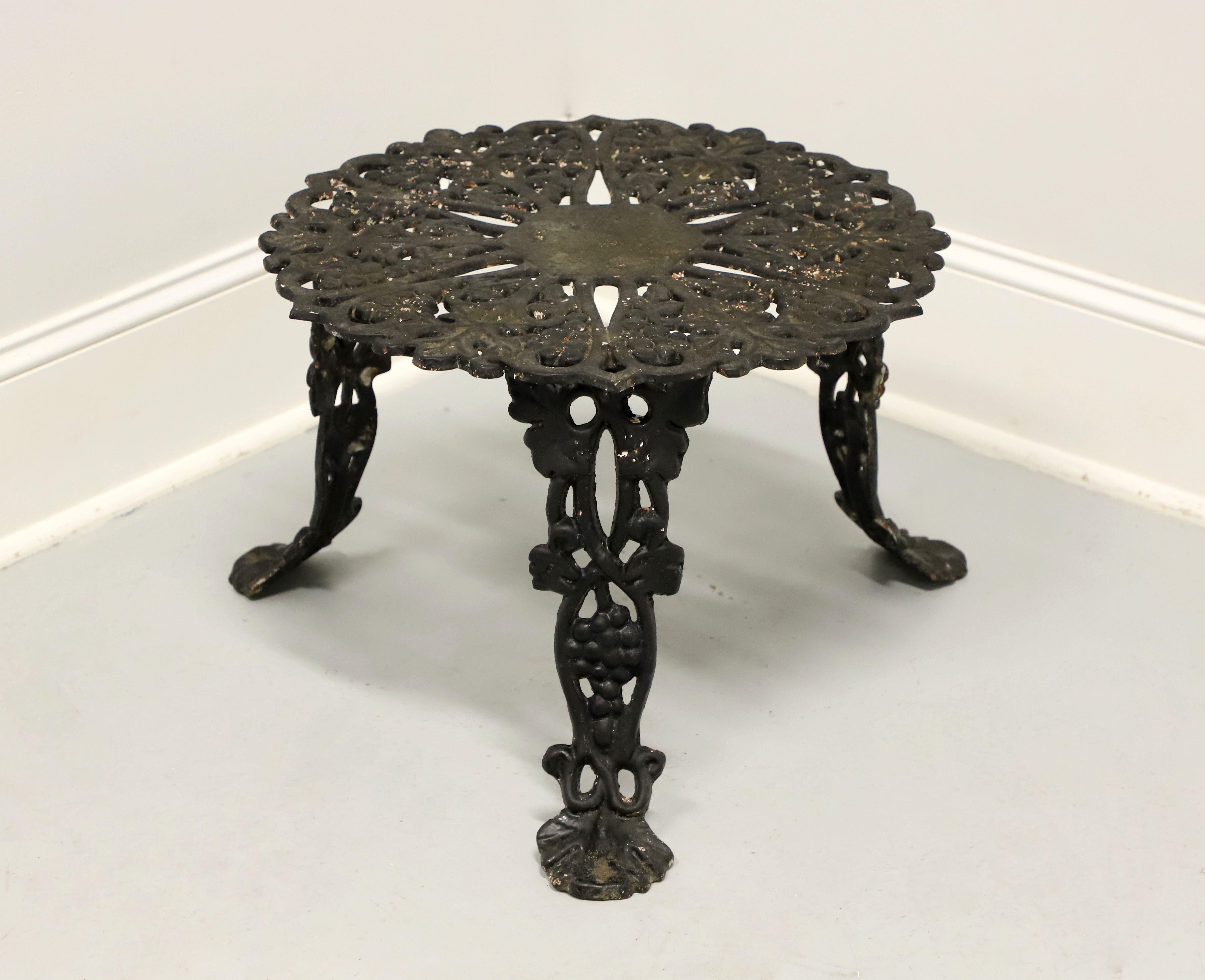 Antique Victorian Cast Iron Grape Leaf Garden Settee, Chairs, Table- 4 Piece Set For Sale 3