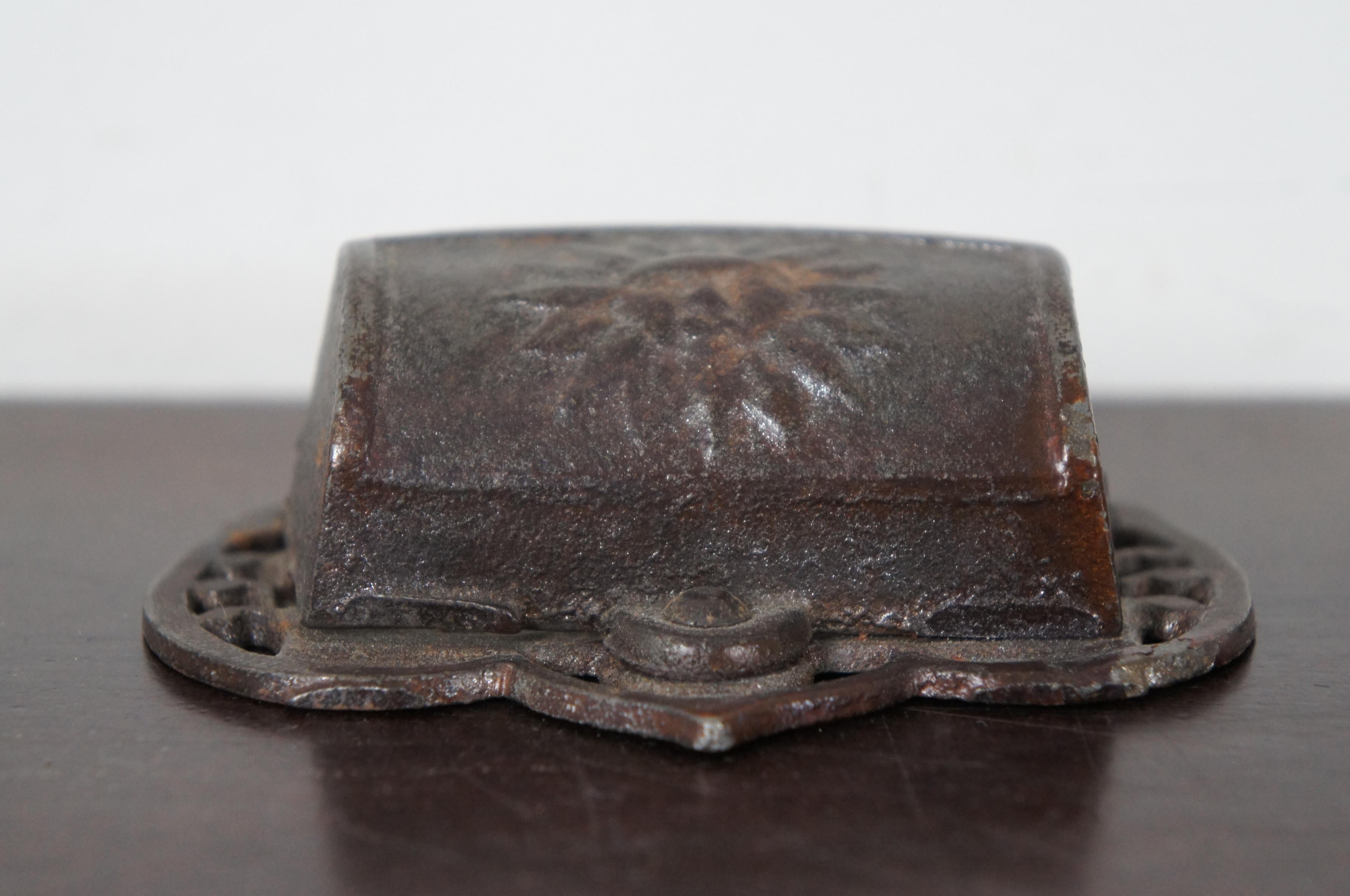 Antique Victorian Cast Iron Match Safe Stick Toothpick Holder Wall Pocket Sun In Good Condition In Dayton, OH