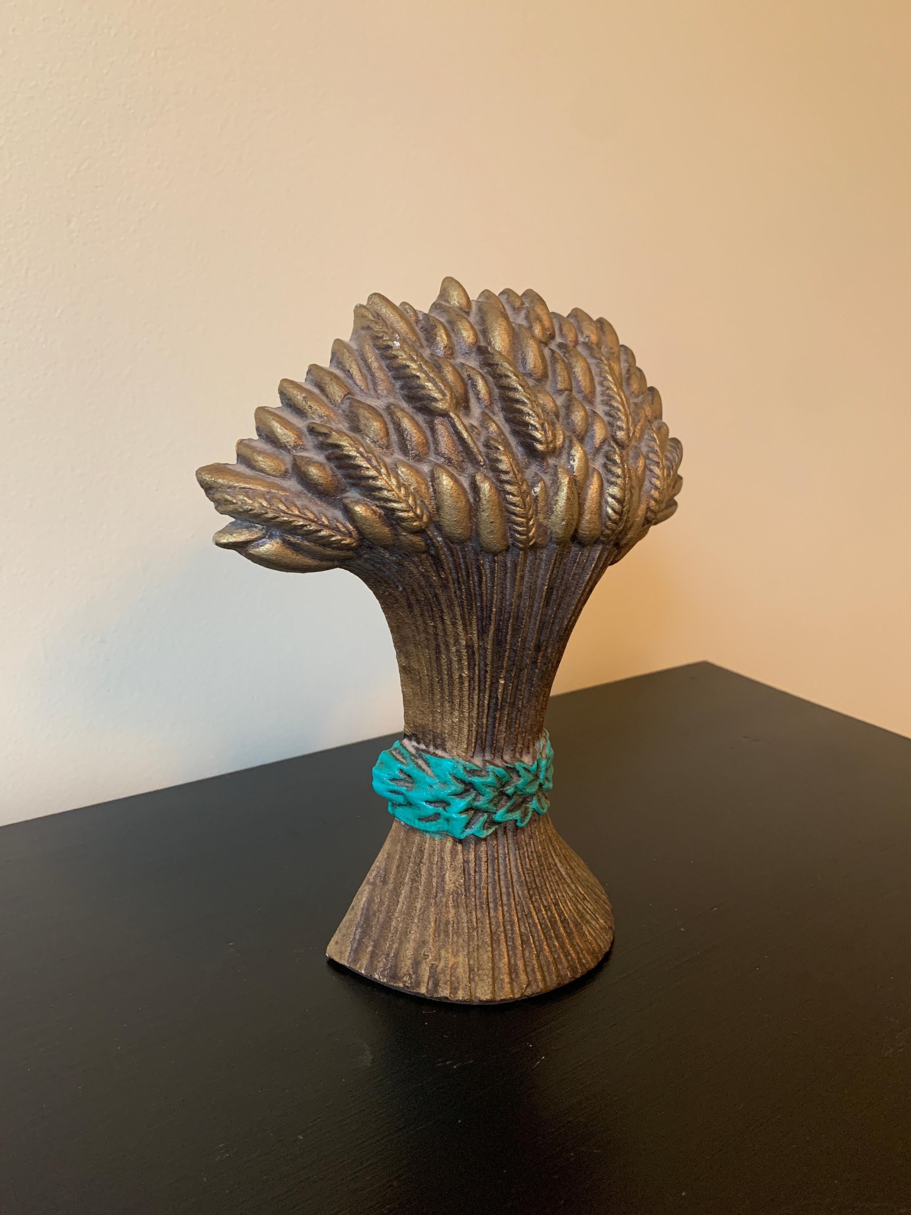 Antique Victorian Cast Iron Sheaf of Wheat Door Stop, Circa 1890s In Good Condition For Sale In Elkhart, IN