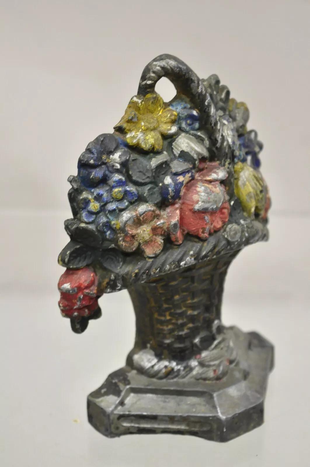 Début du 20ème siècle Antique Victorien en Fonte Petit Panier Bouquet Floral Peint Butoir de Porte en vente