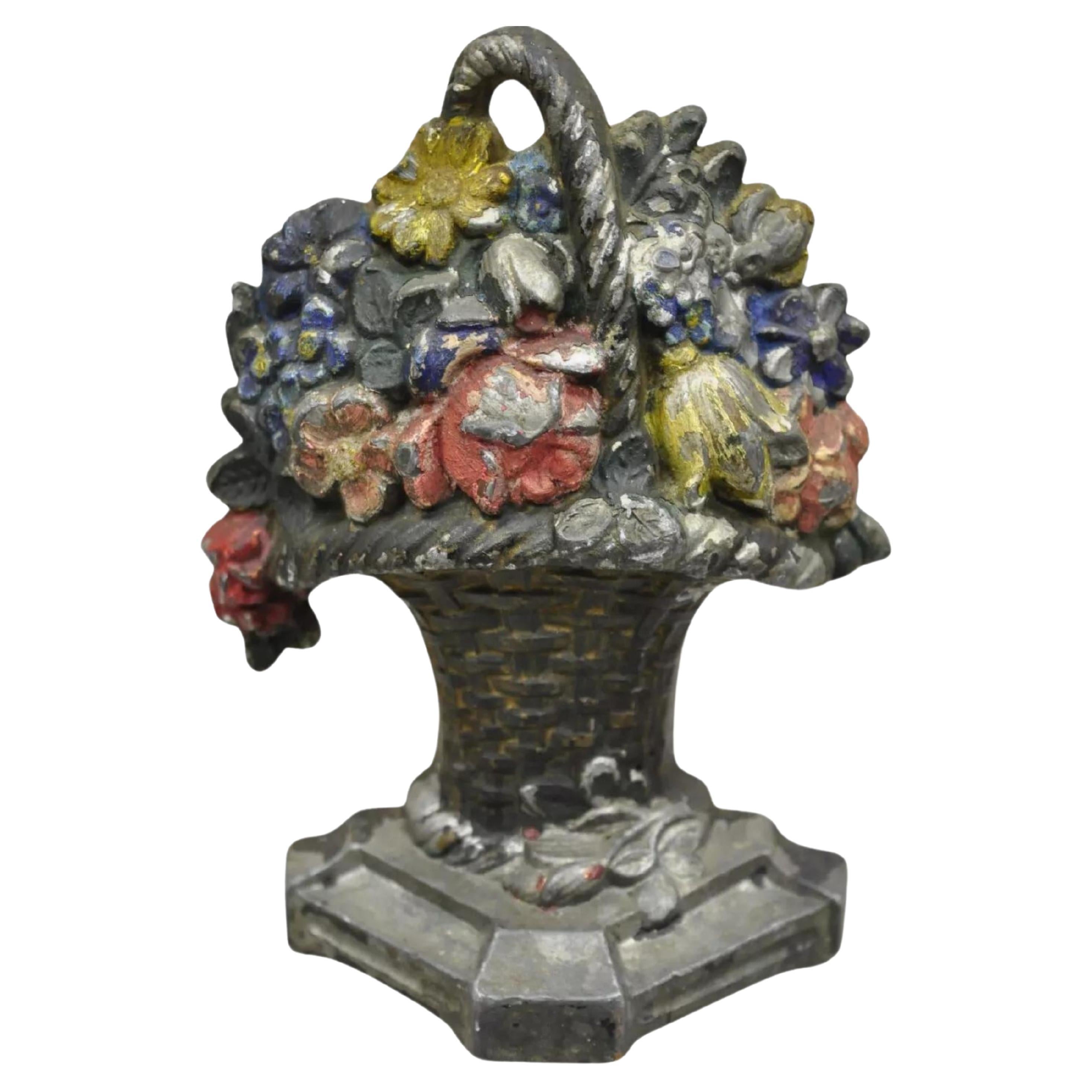 Antique Victorien en Fonte Petit Panier Bouquet Floral Peint Butoir de Porte en vente