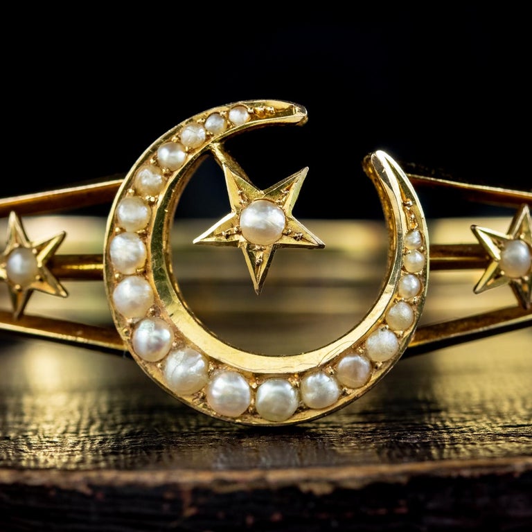 CRESCENT BANGLE GOLD PEARL - M main image 0