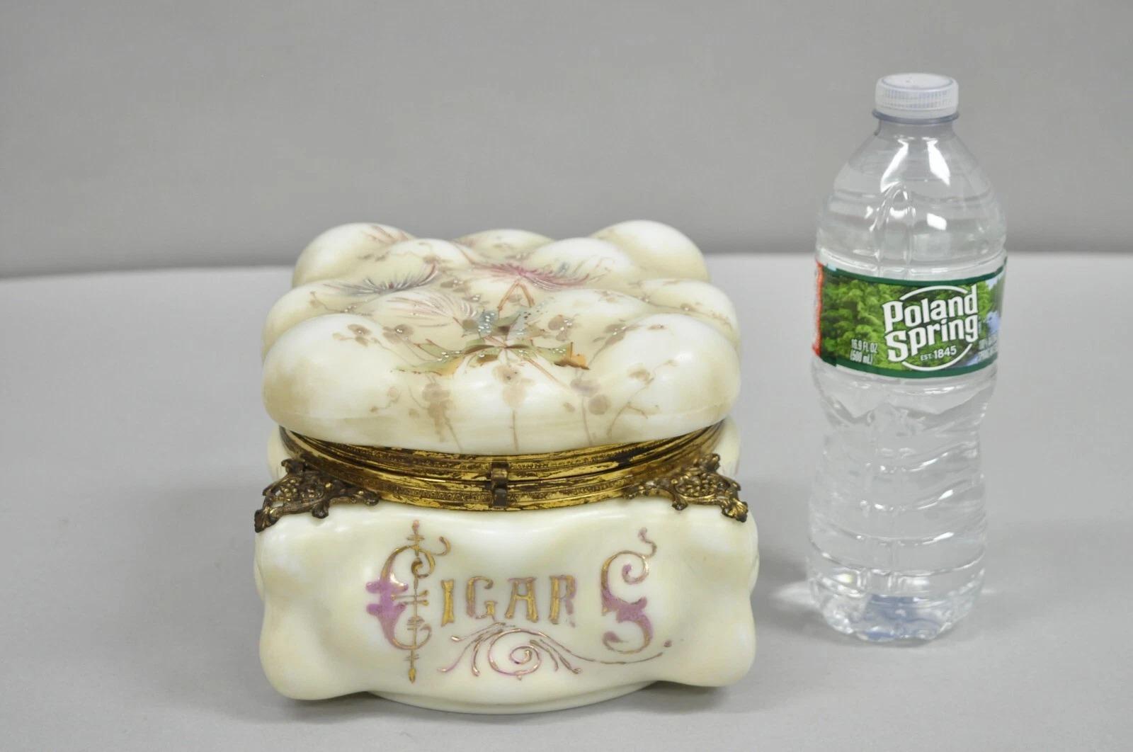 Antike viktorianische C.F. Monroe Wavecrest Art Nouveau Zigarren Humidor Glas Jar Box. CIRCA Spätes 19. Jahrhundert. Abmessungen: 5,5