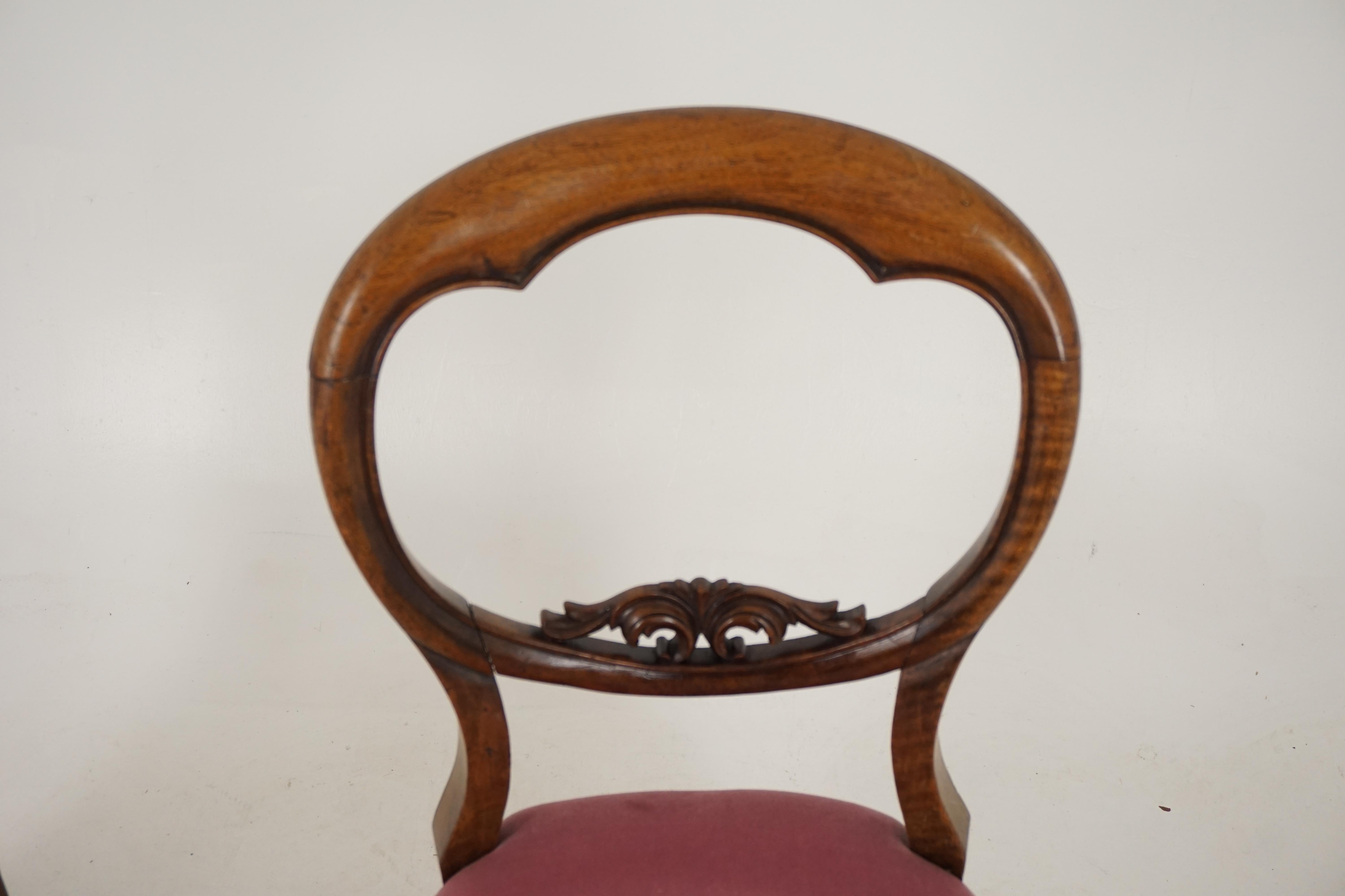 Antique Victorian chairs, walnut balloon back occasional chairs, antique furniture, Scotland 1880, B2017

Scotland, 1880
Solid walnut
Original finish
Shaped open back
Carved cross rail
Upholstered seat below
Standing on cabriole legs to the