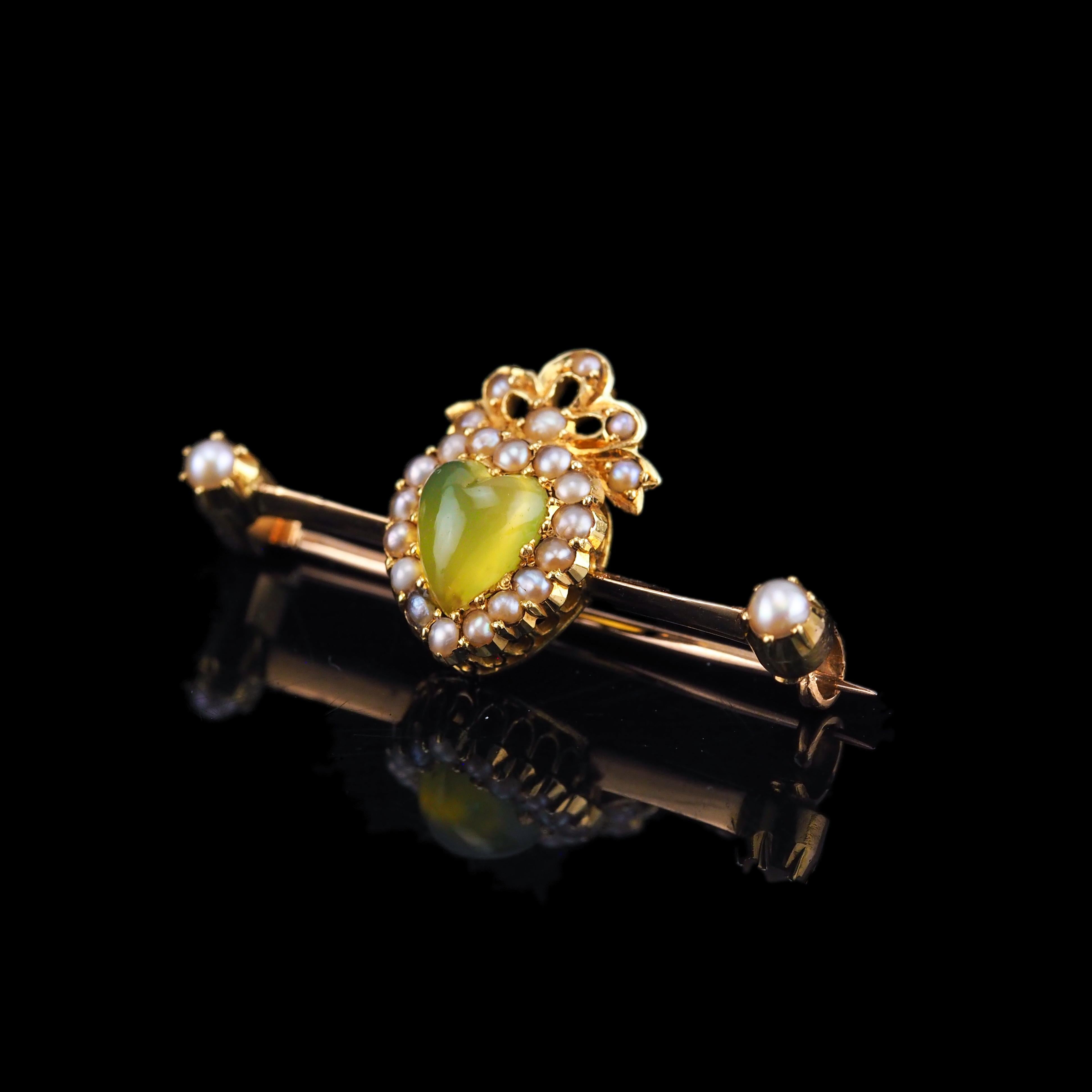 Broche victorienne ancienne en calcédoine  Perles de rocaille en or 15K en forme de cœur c.1890 en vente 6