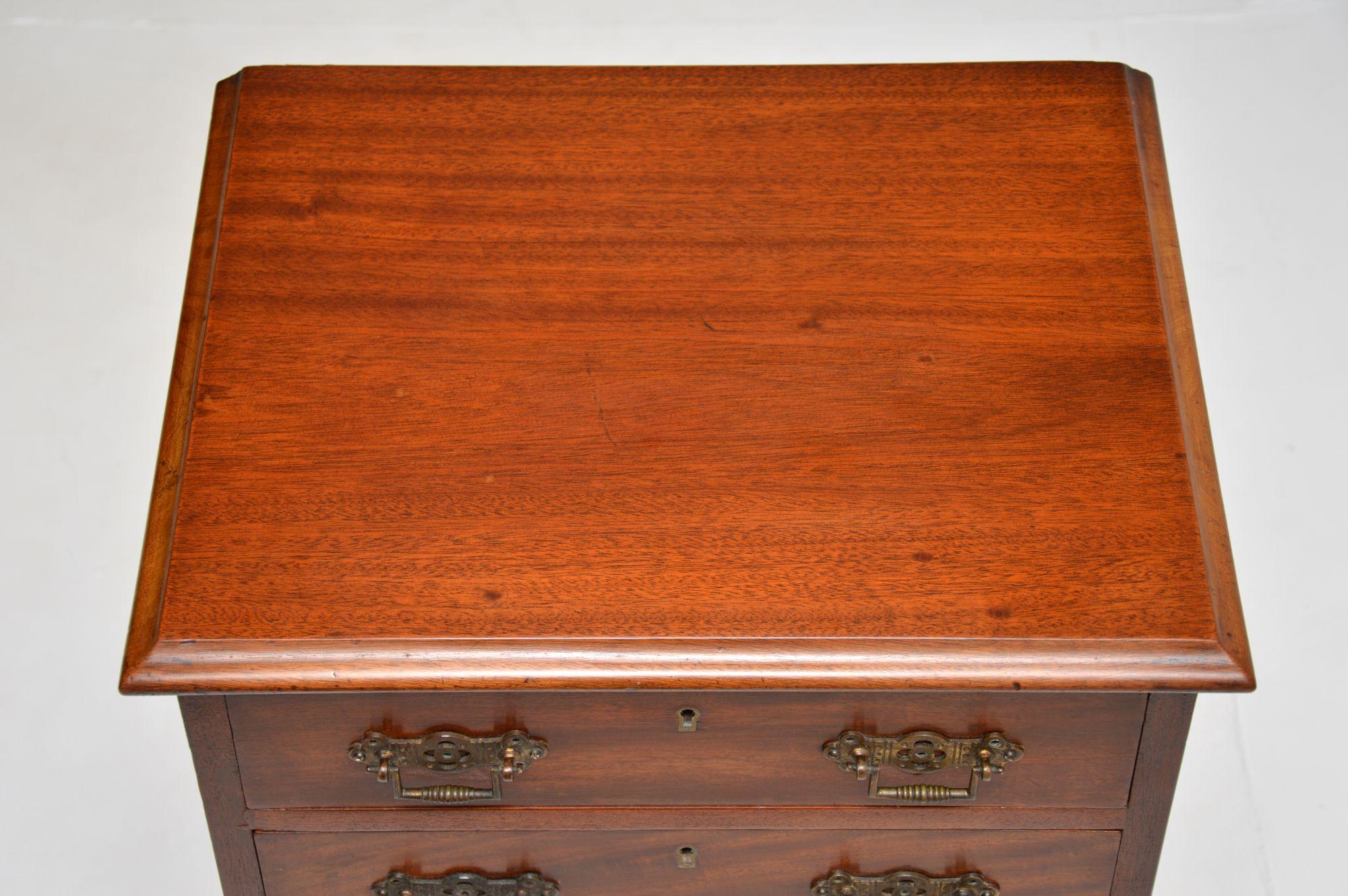 Antique Victorian Chest of Drawers 4