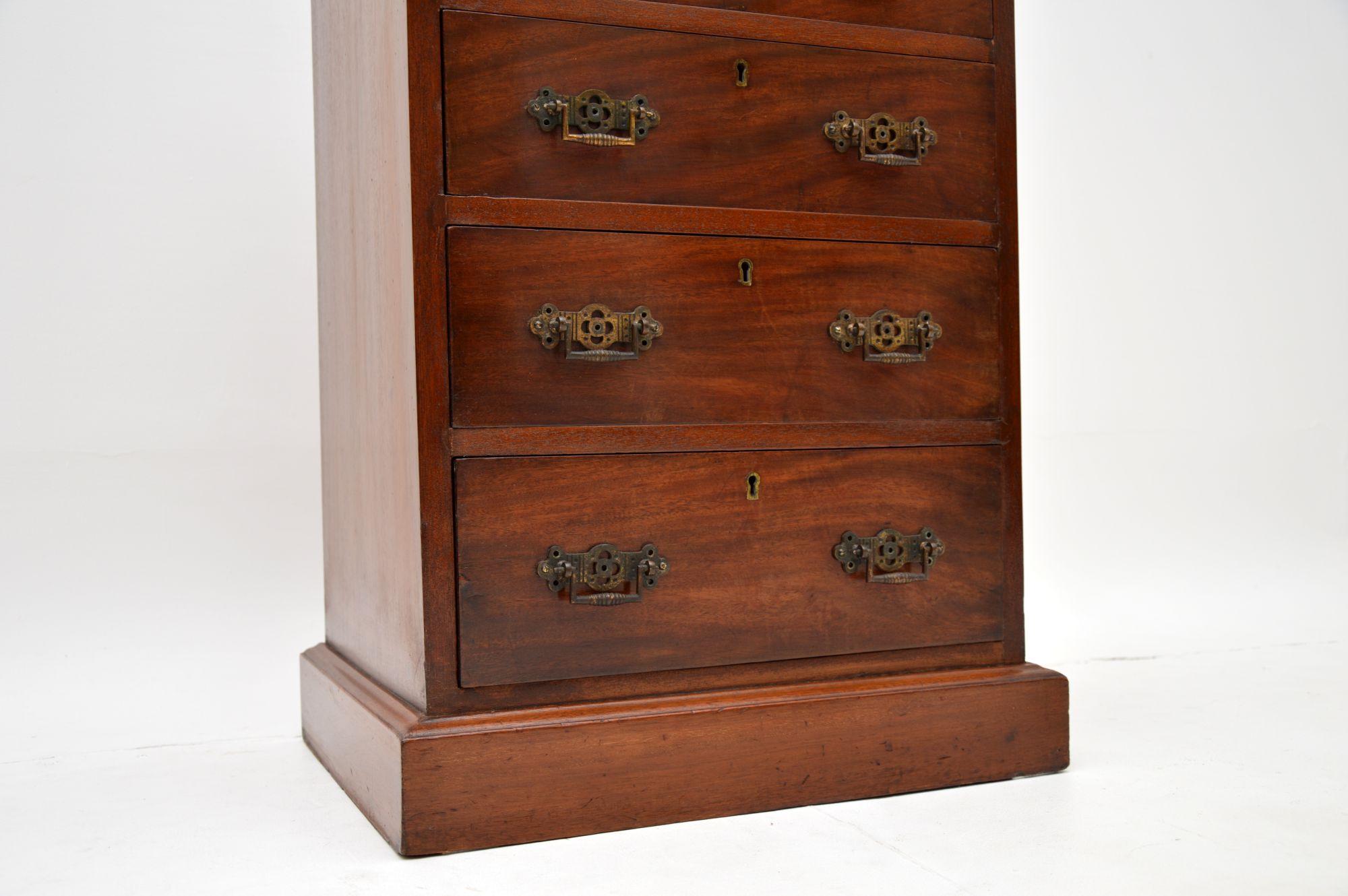 Antique Victorian Chest of Drawers In Good Condition In London, GB