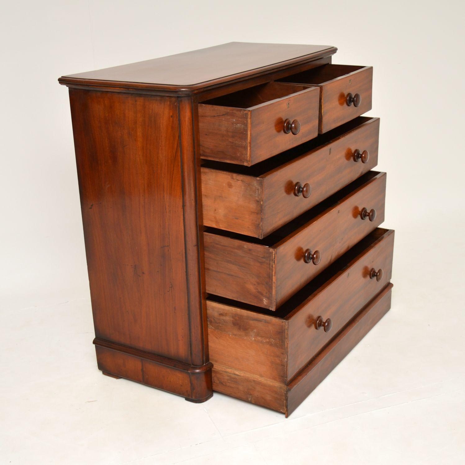 English Antique Victorian Chest of Drawers