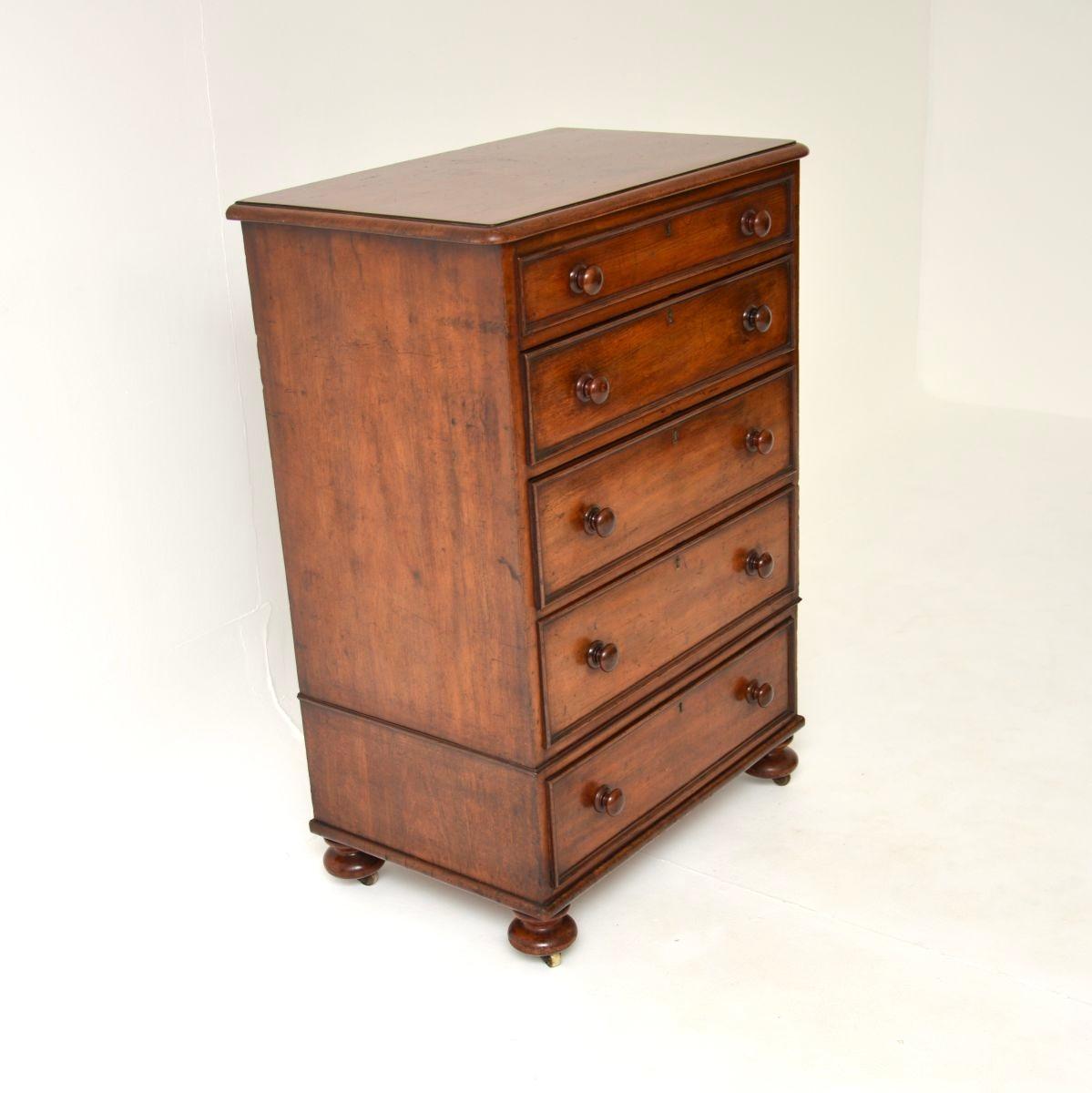 Mid-19th Century Antique Victorian Chest of Drawers For Sale