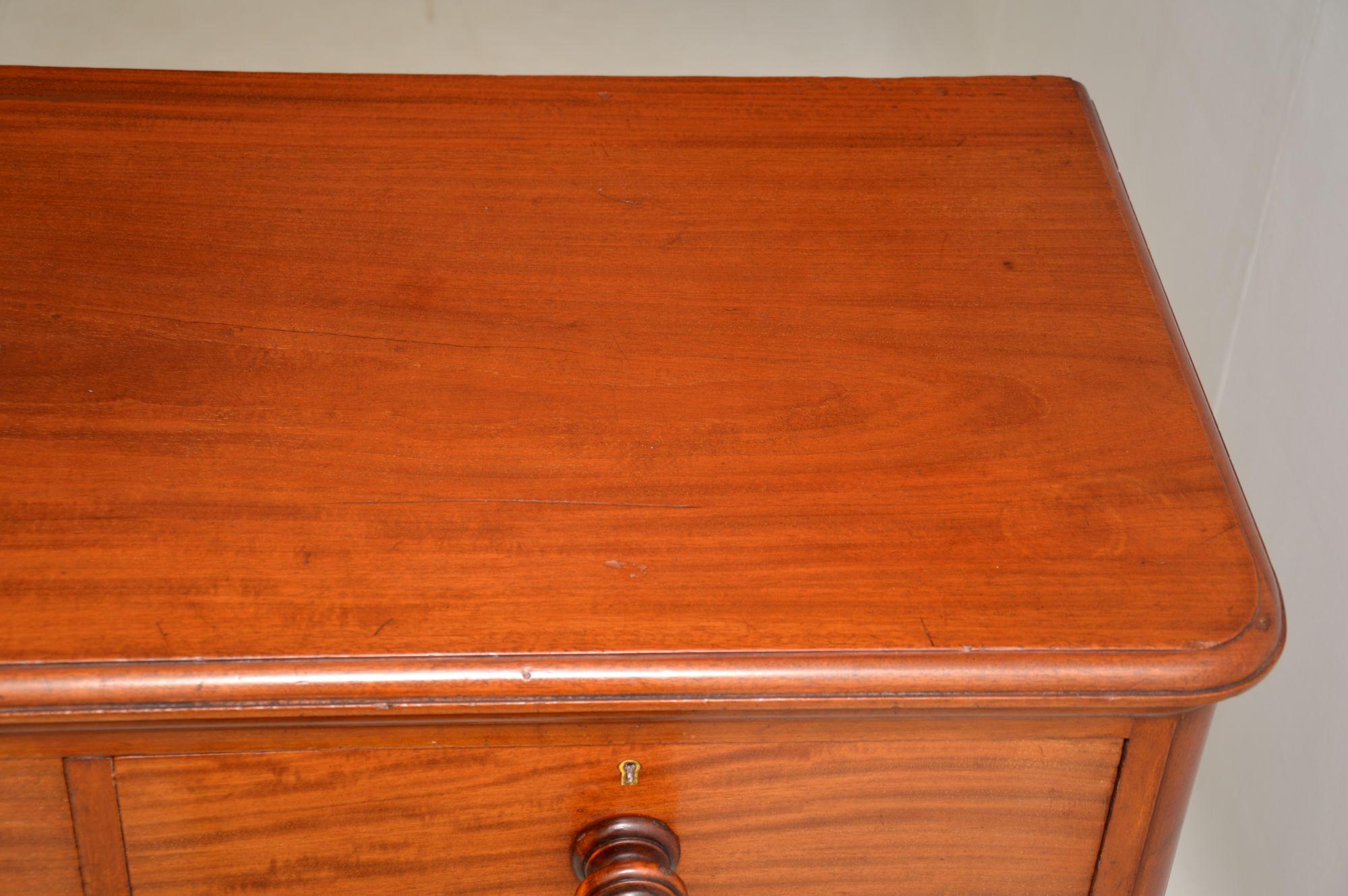 Antique Victorian Chest of Drawers For Sale 1