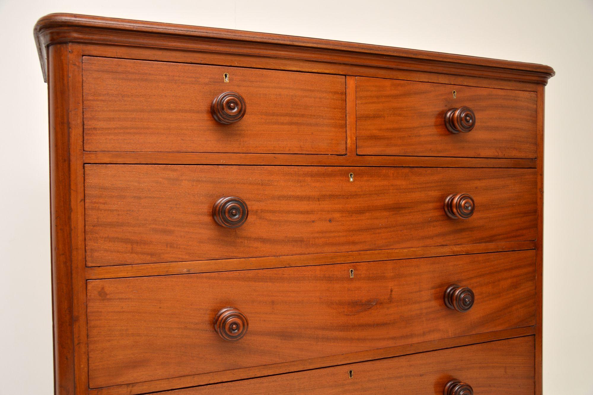 Antique Victorian Chest of Drawers For Sale 2