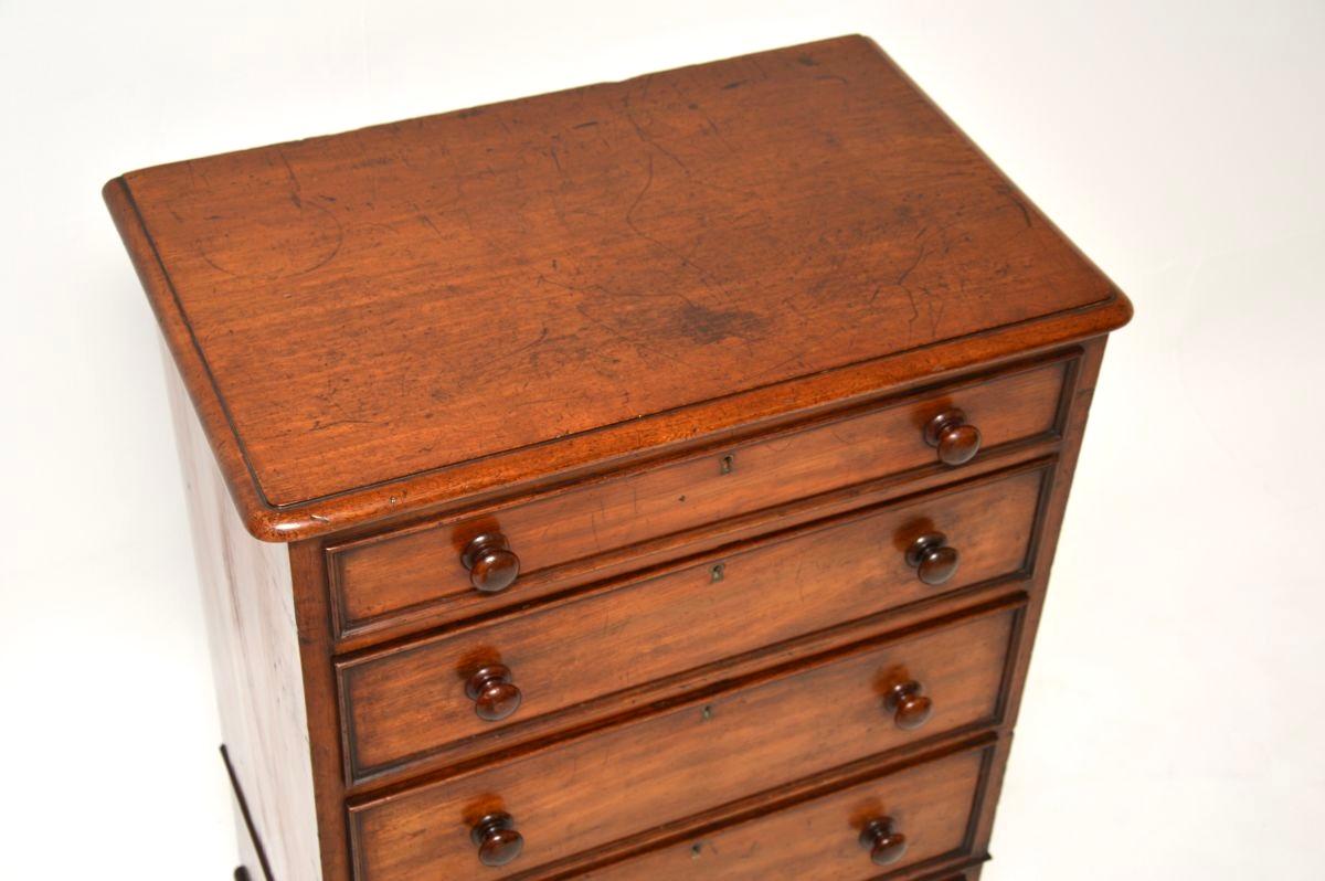 Antique Victorian Chest of Drawers For Sale 1