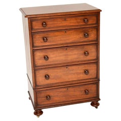 Commodes and Chests of Drawers