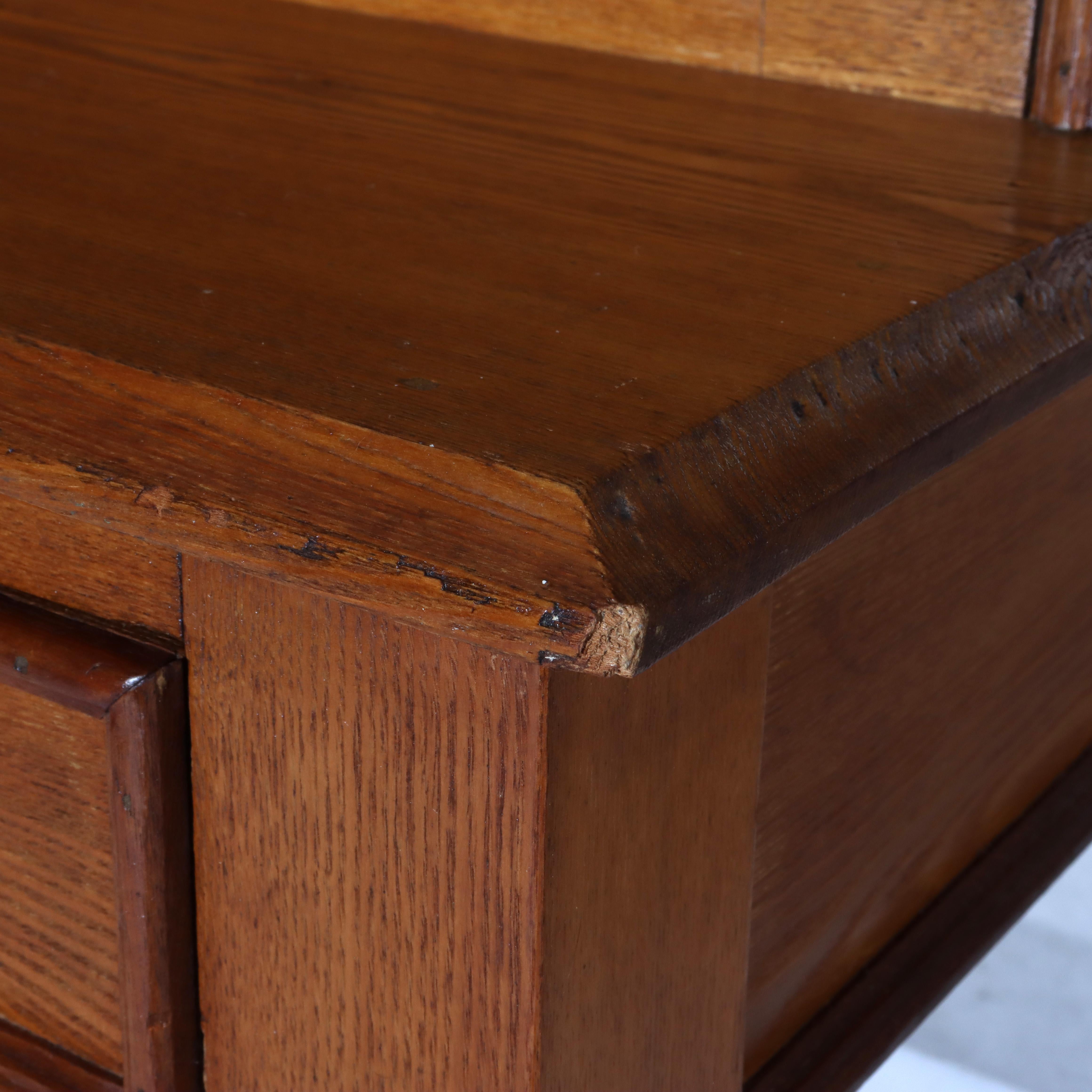 Ancien bureau victorien en châtaignier et noyer de style Plantation c1890 Bon état - En vente à Big Flats, NY