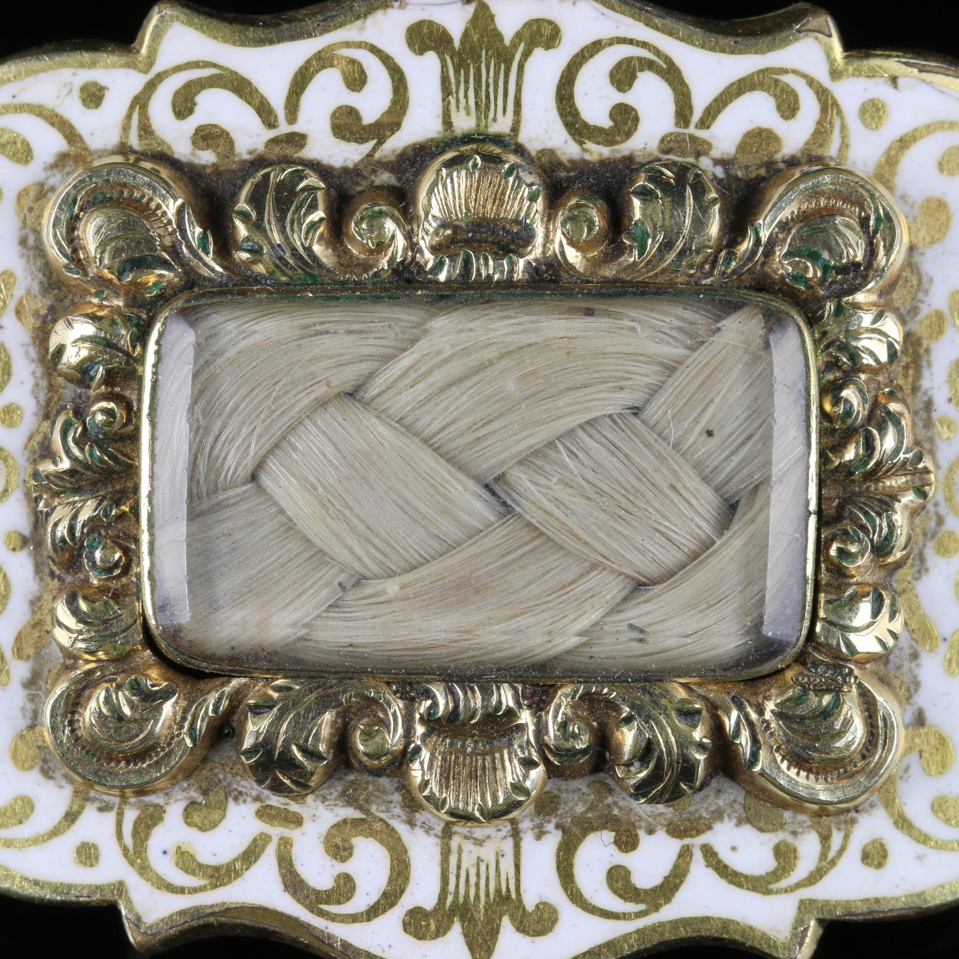 For more details please click continue reading down below...

This lovely antique Victorian childs memorial mourning brooch is Circa 1880.

Set in 9ct Gold and white Enamel.

Mourning jewellery mirrored the lives and times of the people who wore it.