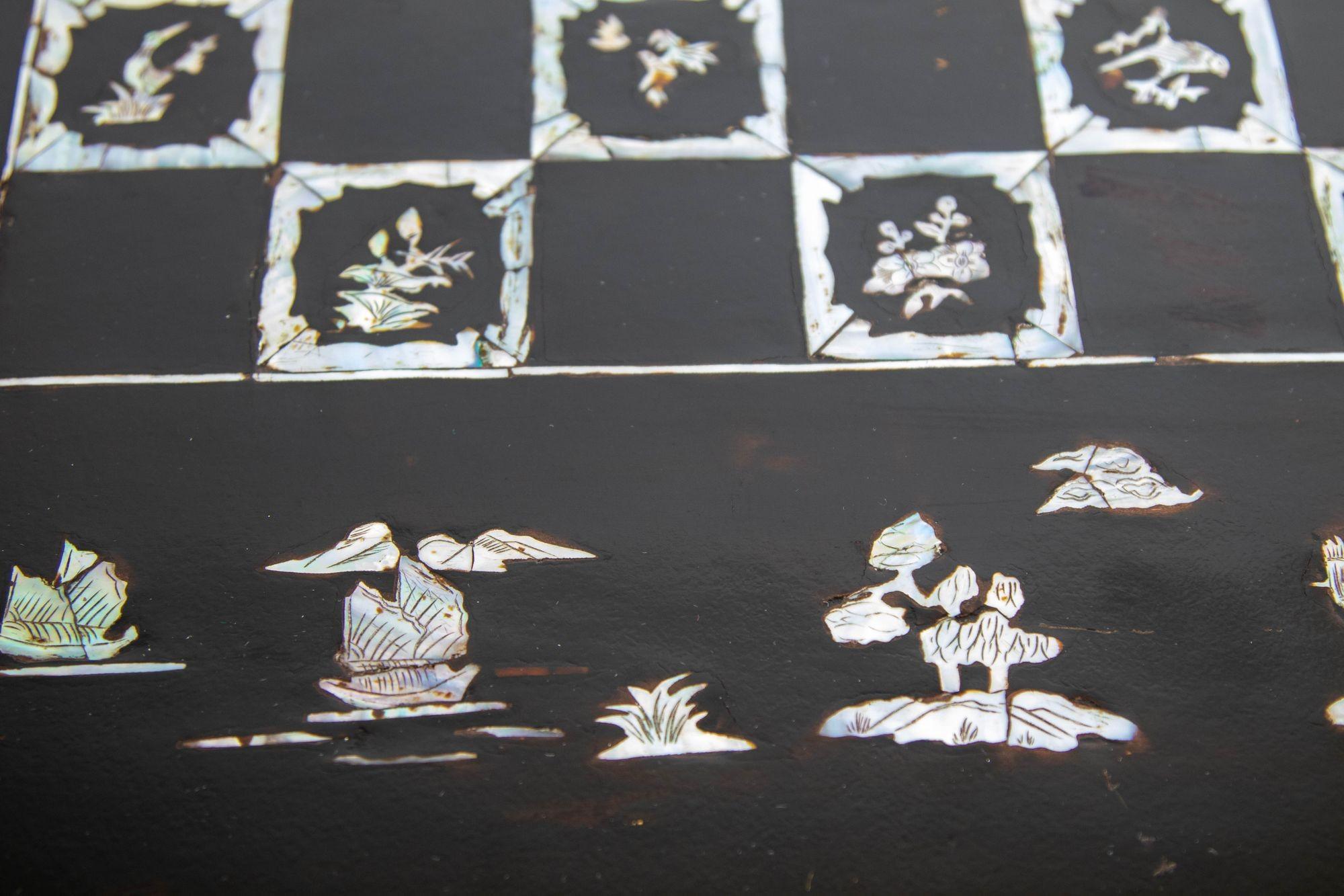 Antique Victorian Chinese Black Lacquered and Mother of Pearl Inlaid Games Box For Sale 3