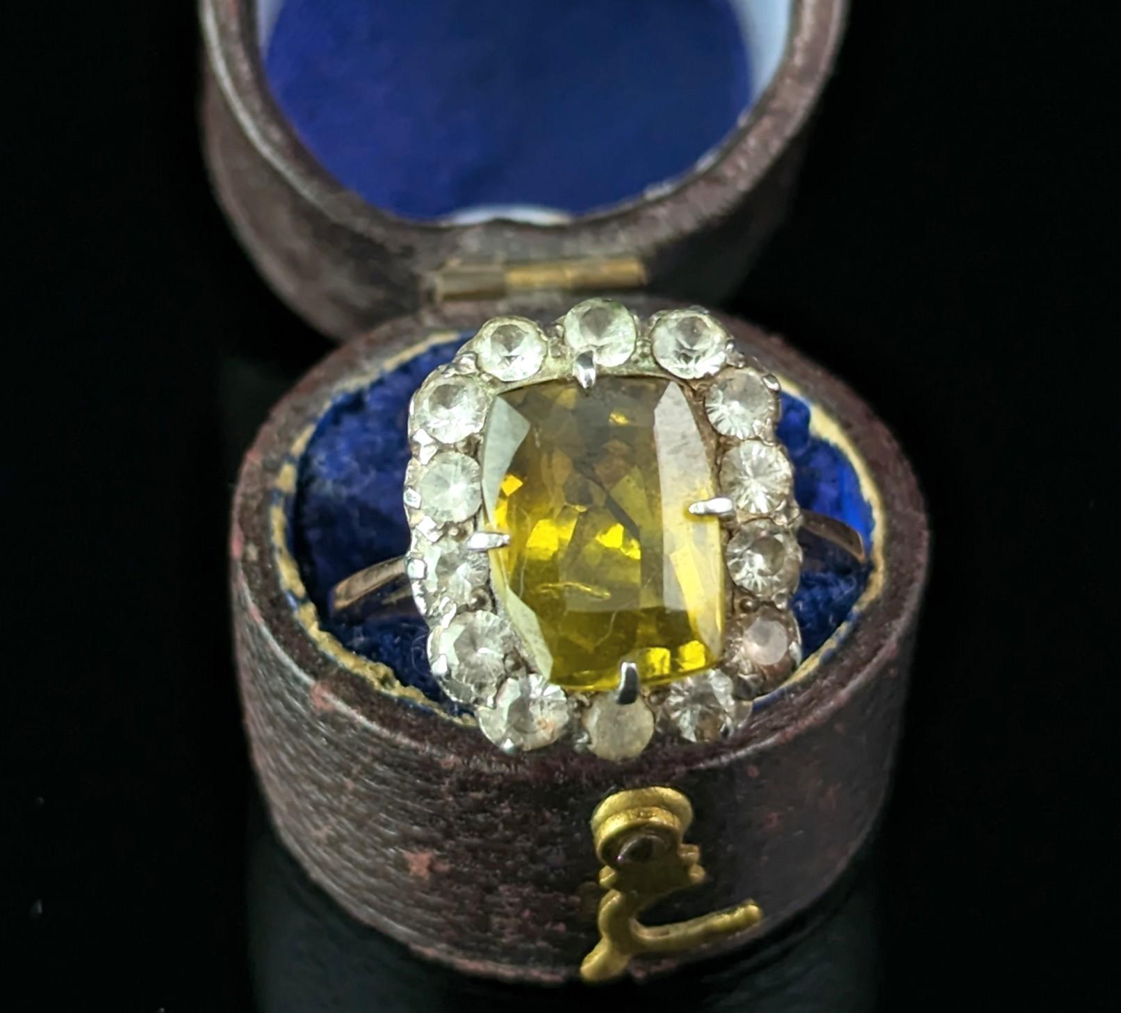 Antiker viktorianischer Chrysoberyll- und Paste-Cluster-Ring aus 9 Karat Gold und Silber  im Angebot 1