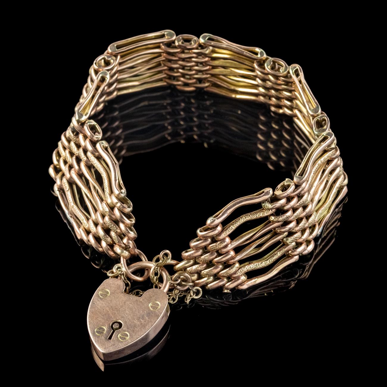 Antikes viktorianisches Chunky Gate Armband aus 9 Karat Gold mit Herzanhänger (Viktorianisch) im Angebot