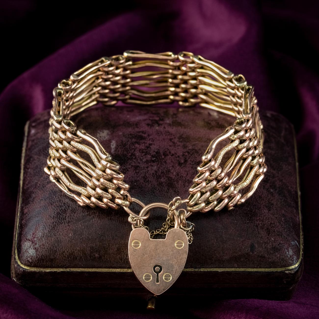 Antique Victorian Chunky Gate Bracelet 9ct Gold Heart Padlock For Sale 1