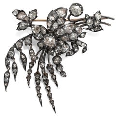 Antique Victorian circa 1850, 5.00 Ct Diamond Floral Corsage Brooch En Pampille