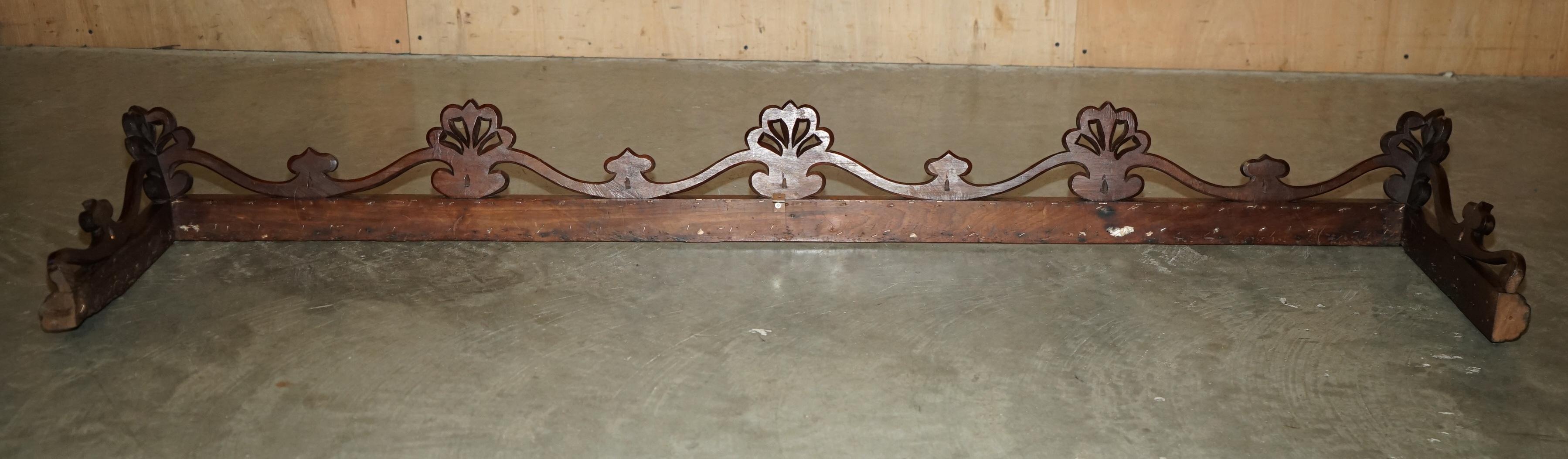 ANTIQUE VICTORiAN CIRCA 1860 HAND CARVED CURTAIN WINDOW PELMET SUPER DECORATIVE For Sale 2