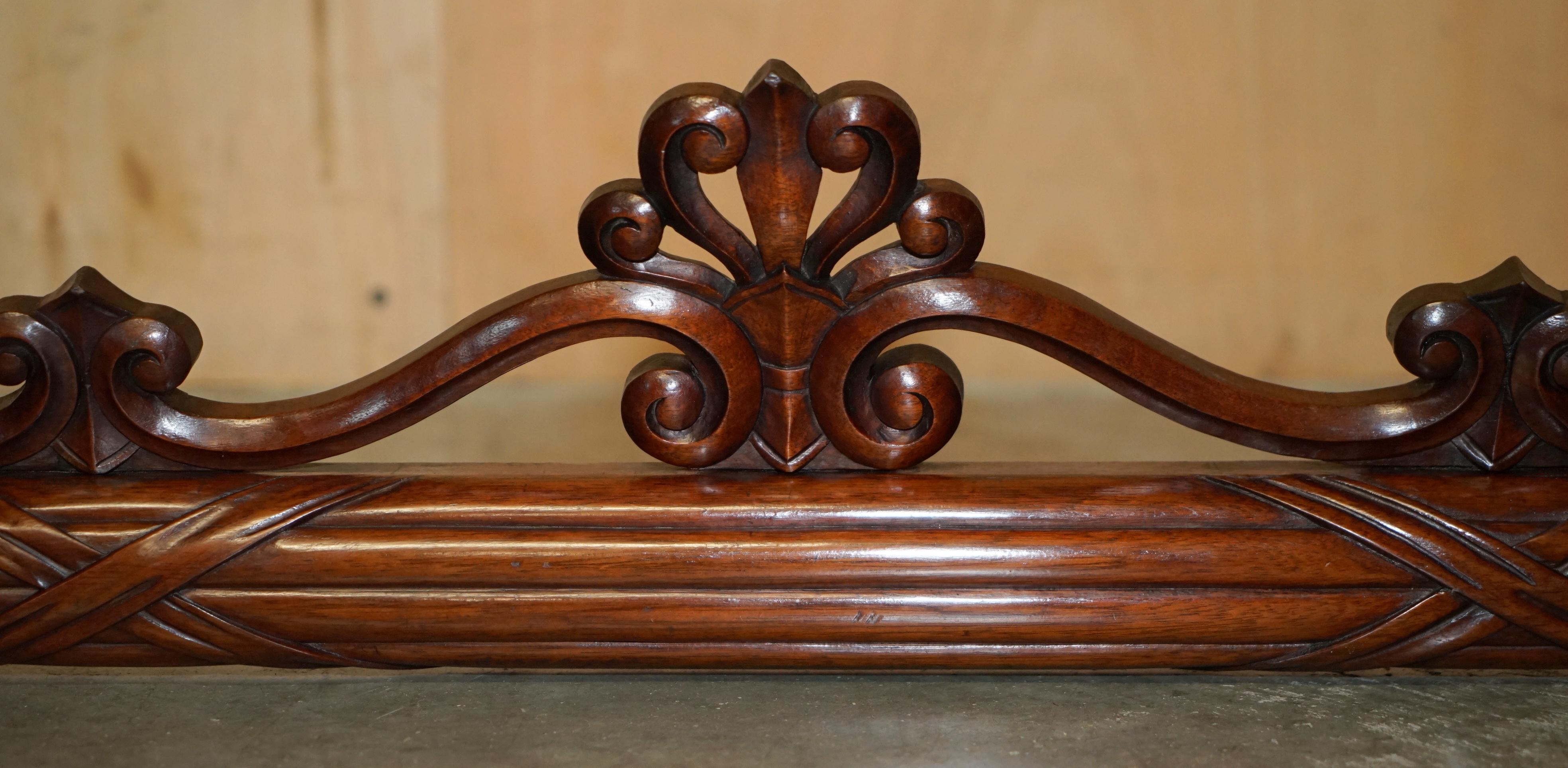 Hand-Carved ANTIQUE VICTORiAN CIRCA 1860 HAND CARVED CURTAIN WINDOW PELMET SUPER DECORATIVE For Sale