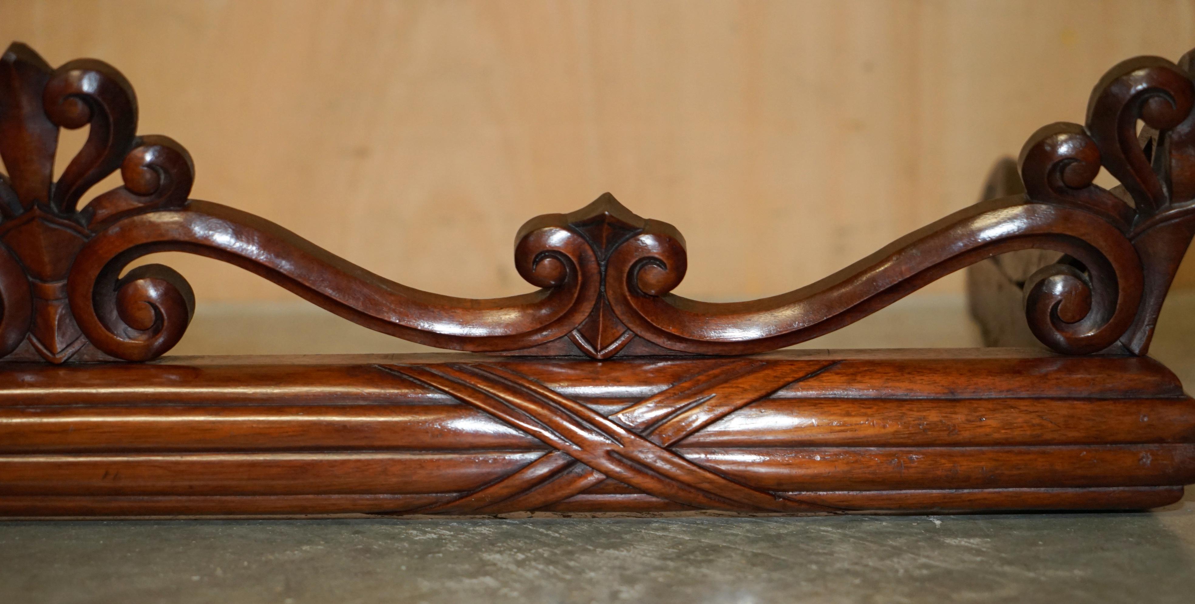 ANTIQUE VICTORiAN CIRCA 1860 HAND CARVED CURTAIN WINDOW PELMET SUPER DECORATIVE In Good Condition For Sale In West Sussex, Pulborough