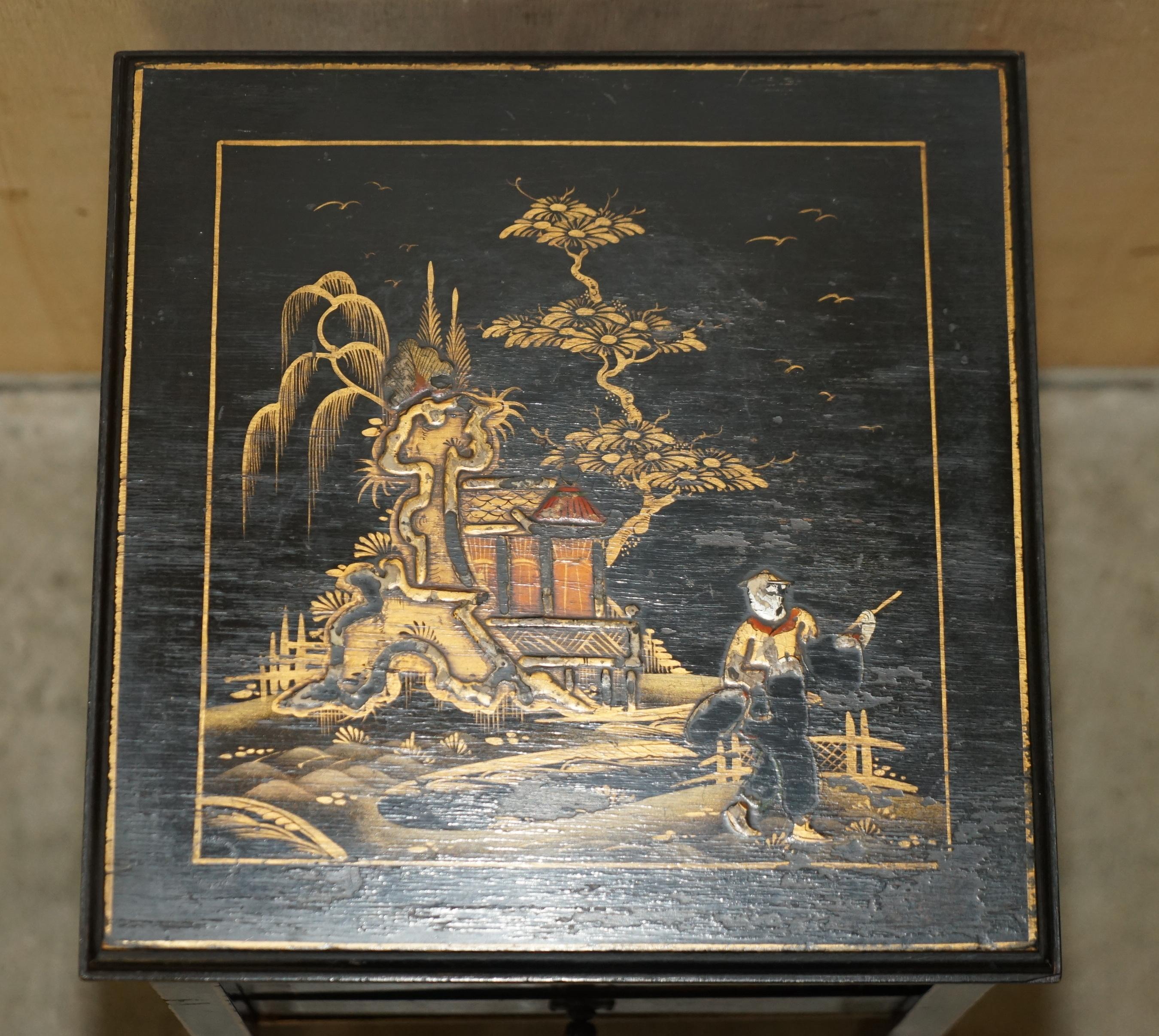 Antique Victorian circa 1880 Chinese Chinoiserie Lacquered Sewing Table Work Box For Sale 6