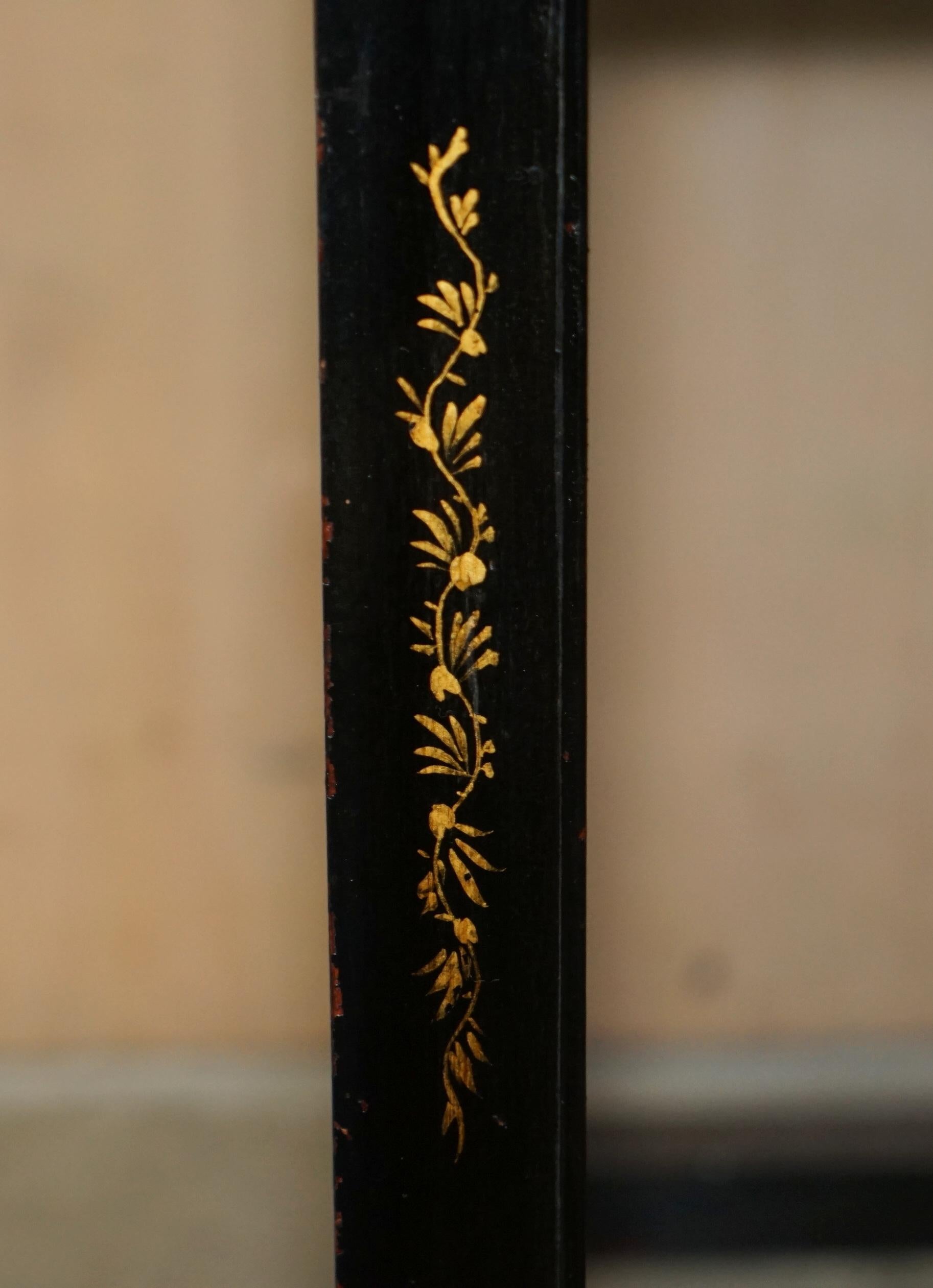 ANTIQUE VICTORIAN CIRCA 1880 CHINESE CHINOISERIE LACQUERED SiDE END LAMP TABLE For Sale 3
