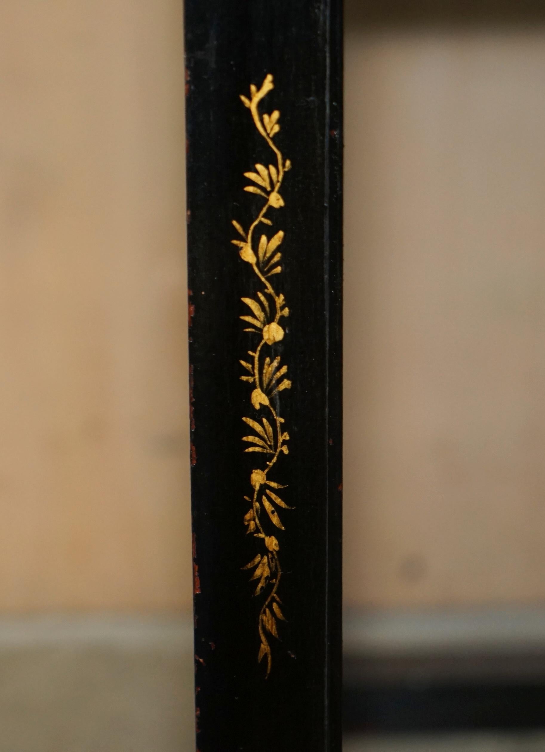 ANTIQUE VICTORIAN CIRCA 1880 CHINESE CHINOISERIE LACQUERED SiDE END LAMP TABLE For Sale 2