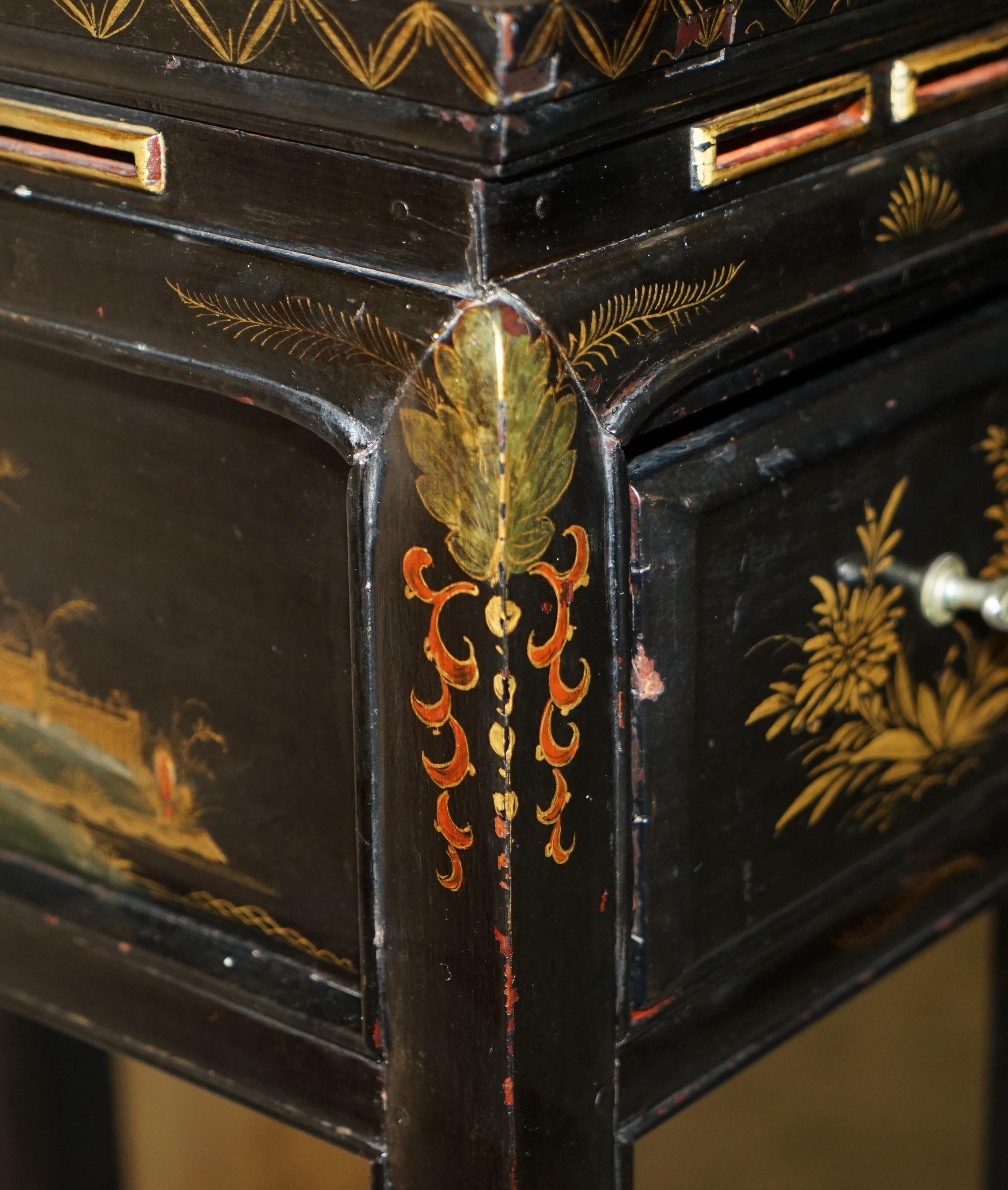 ANTIQUE VICTORIAN CIRCA 1880 CHINESE CHINOISERIE LACQUERED SiDE END LAMP TABLE For Sale 6