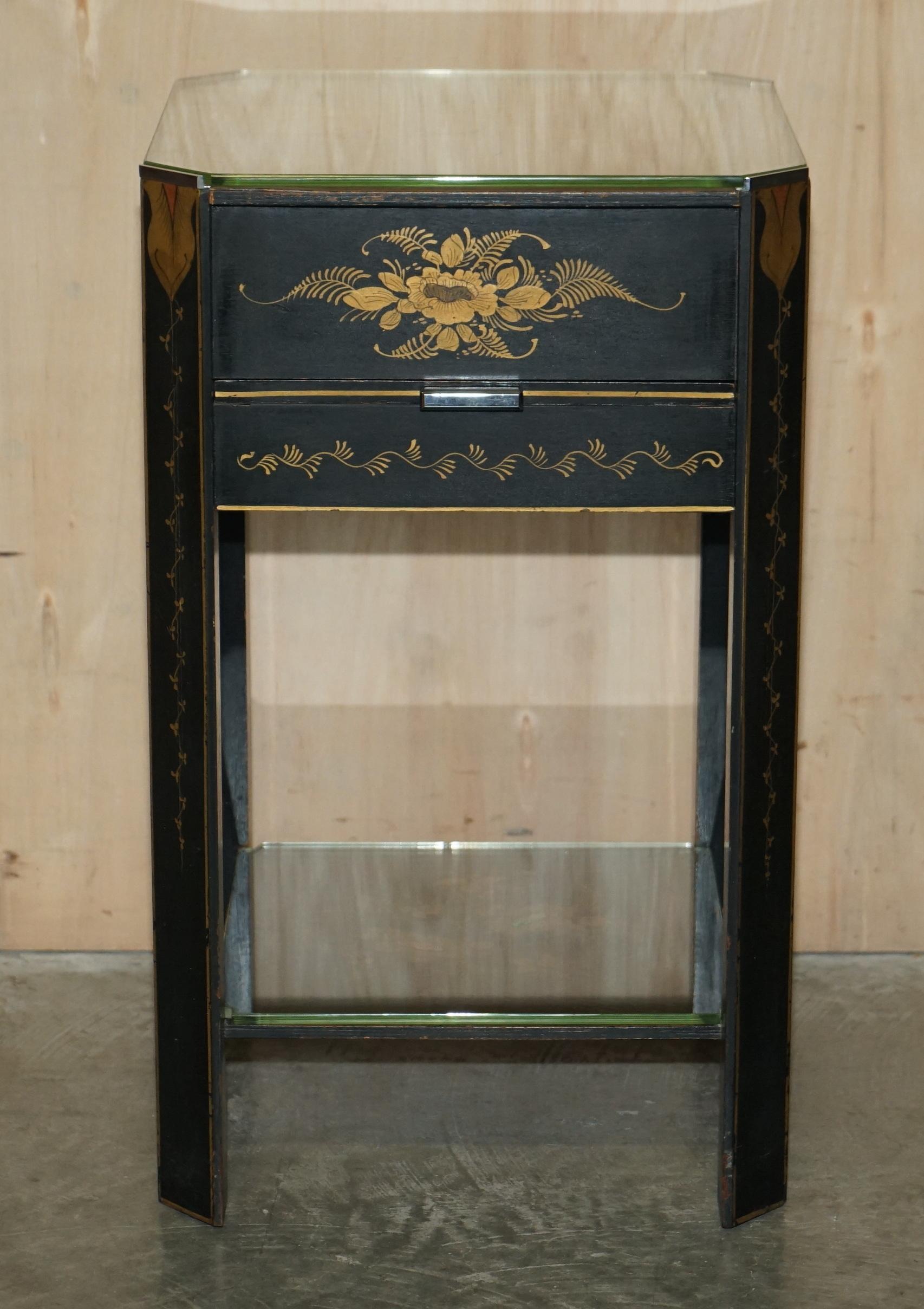 Antique Victorian circa 1880 Chinese Chinoiserie Lacquered Side End Lamp Table For Sale 11
