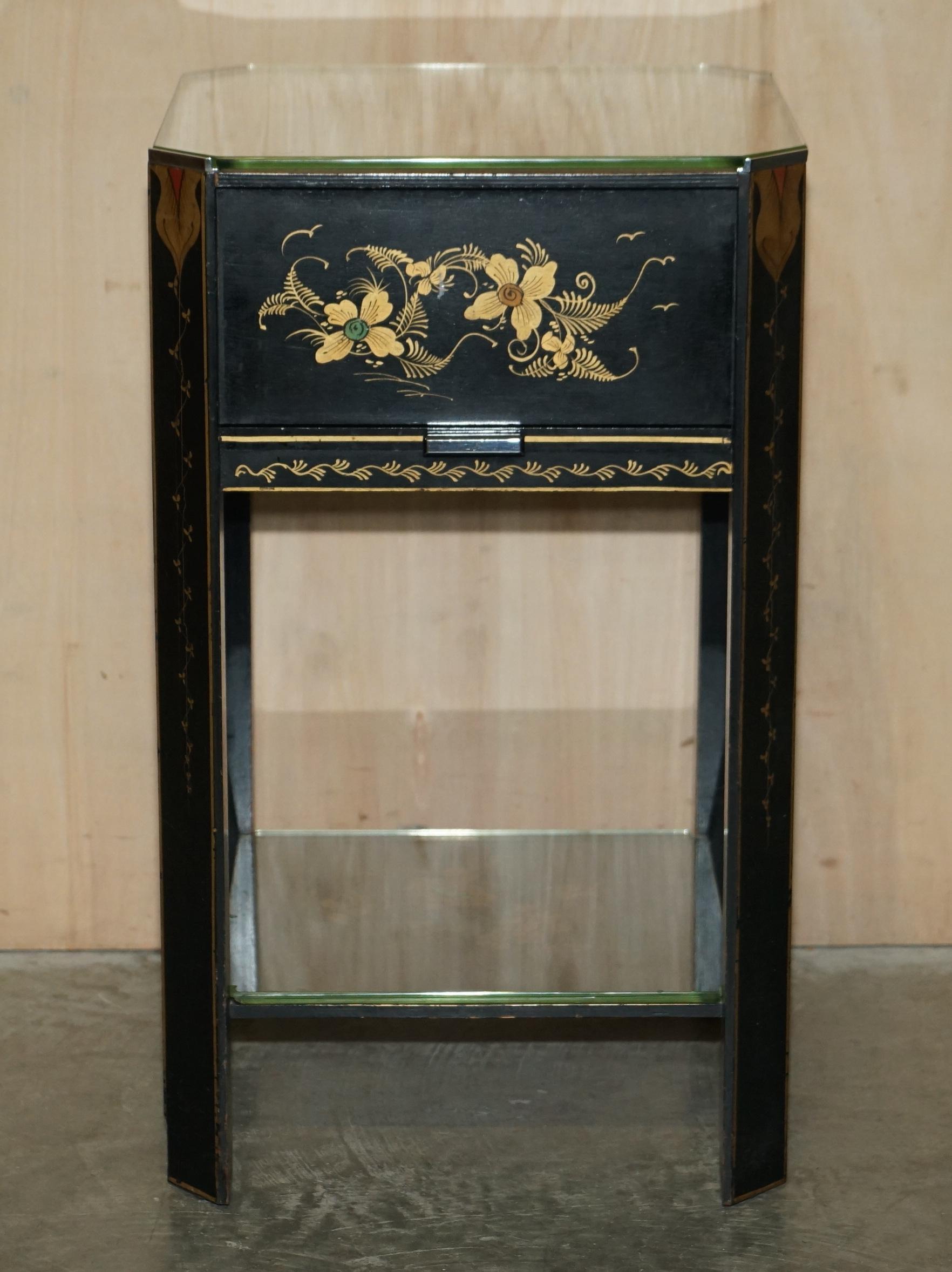Antique Victorian circa 1880 Chinese Chinoiserie Lacquered Side End Lamp Table For Sale 12