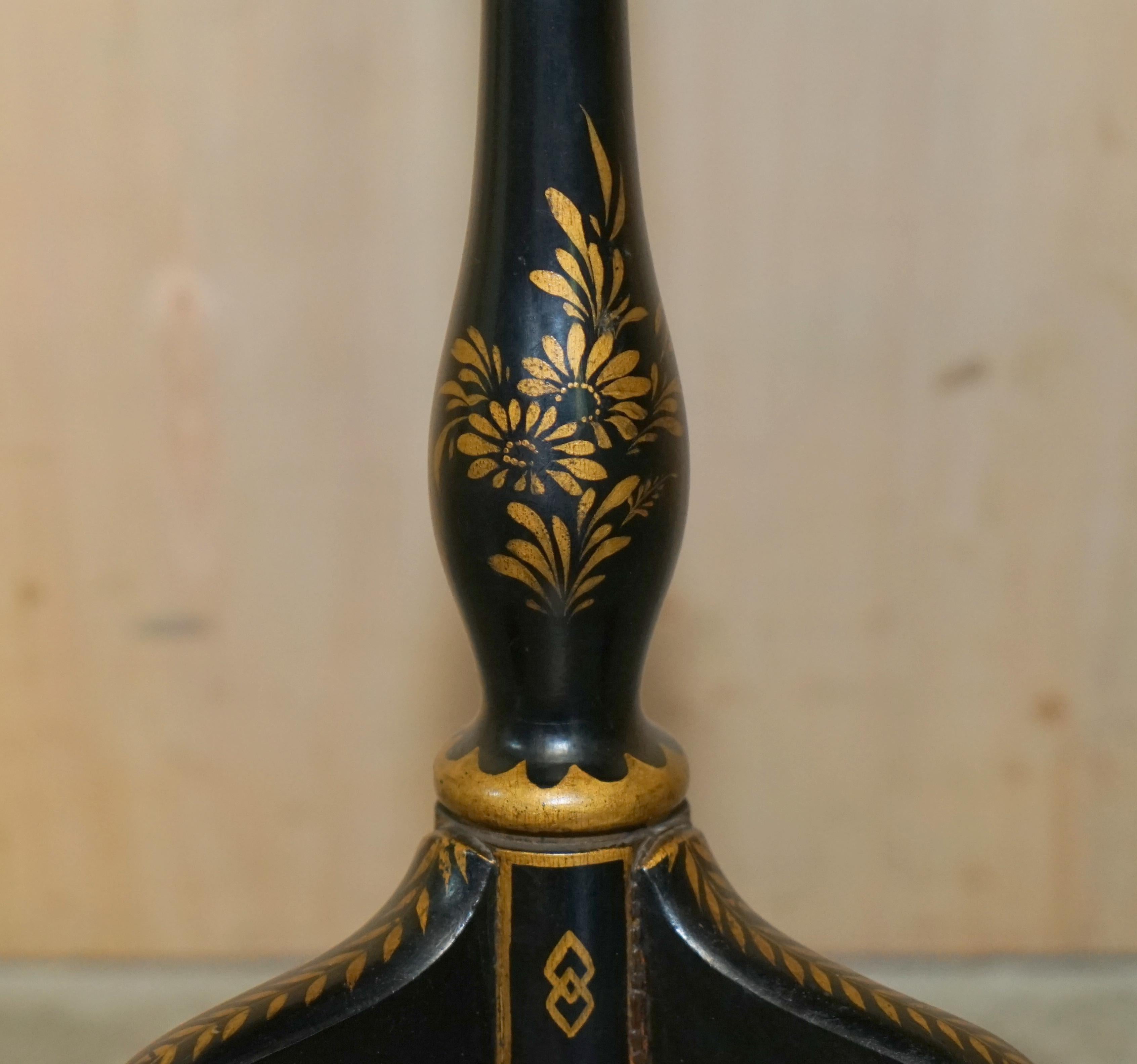 Antique Victorian circa 1880 Chinese Chinoiserie Lacquered Side End Lamp Table For Sale 2