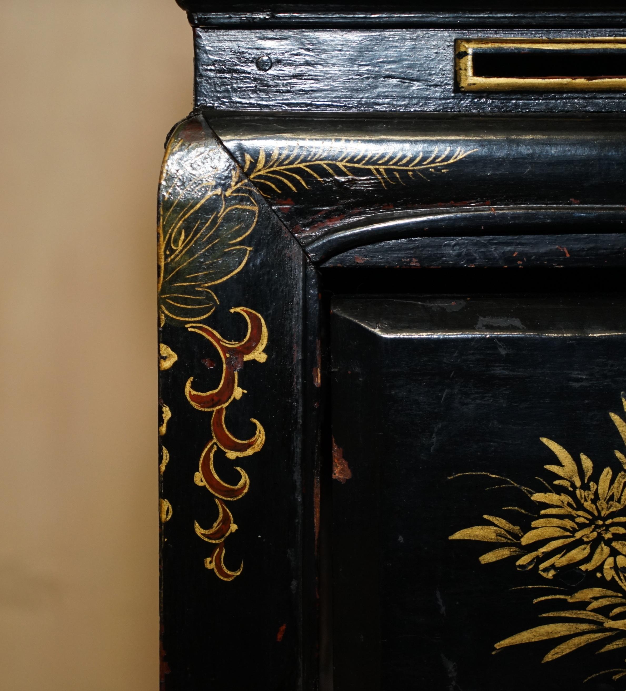 Late 19th Century ANTIQUE VICTORIAN CIRCA 1880 CHINESE CHINOISERIE LACQUERED SiDE END LAMP TABLE For Sale