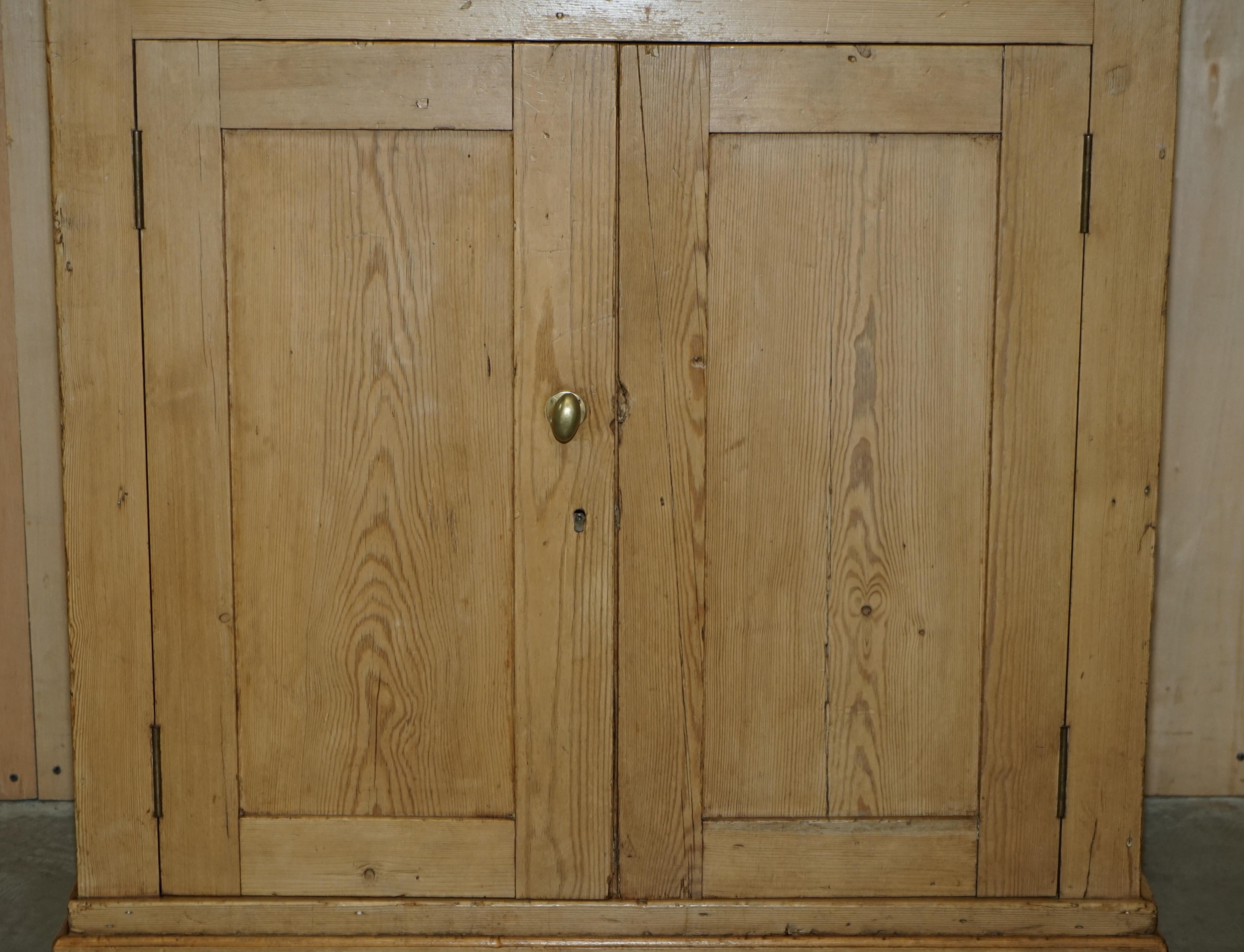 Antique Victorian circa 1880 Lightly Burred Pine Housekeepers Linen Cupboard For Sale 4