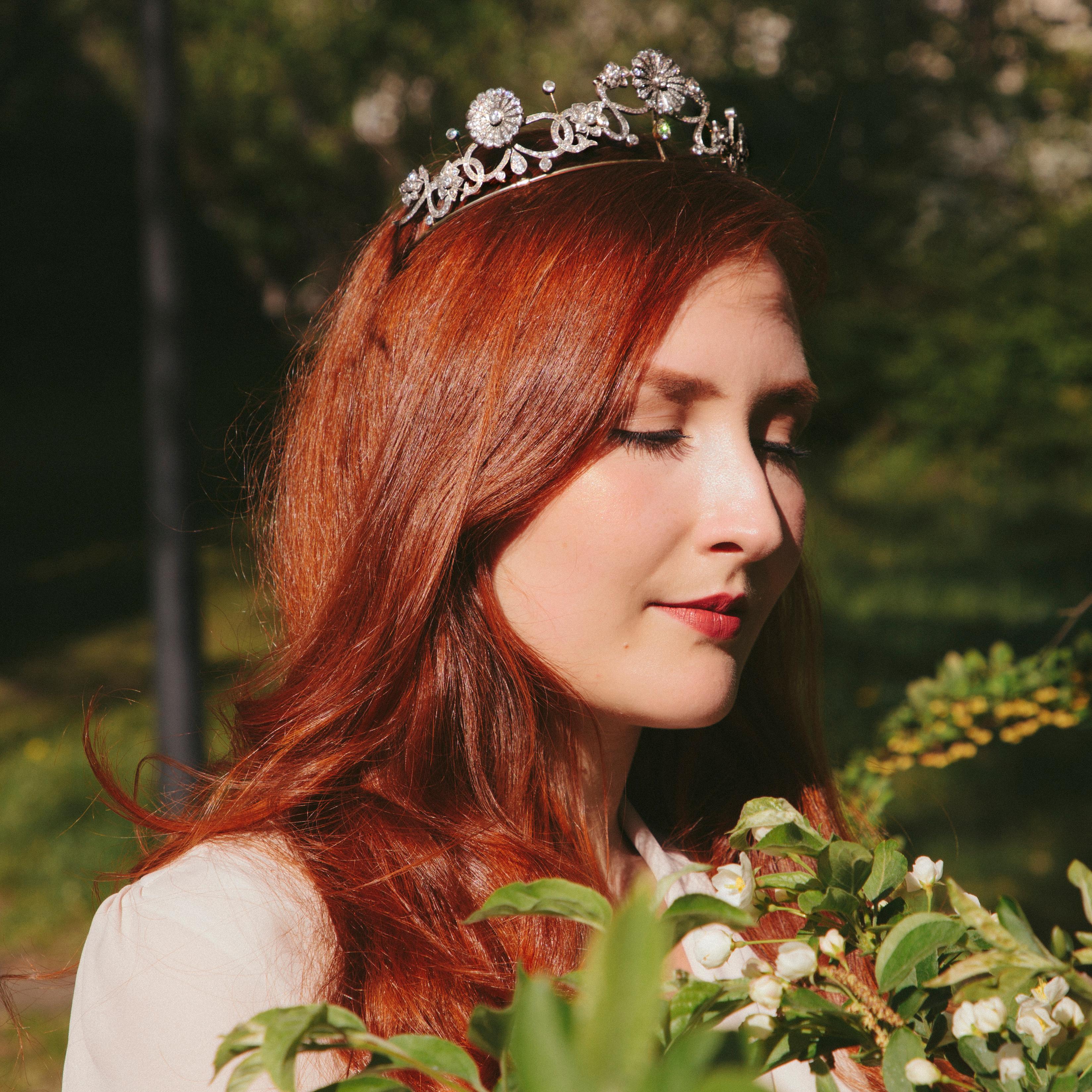 Antique Victorian circa 1890 16.76 ct Diamond Silver and Gold Belle Époque Tiara For Sale 2