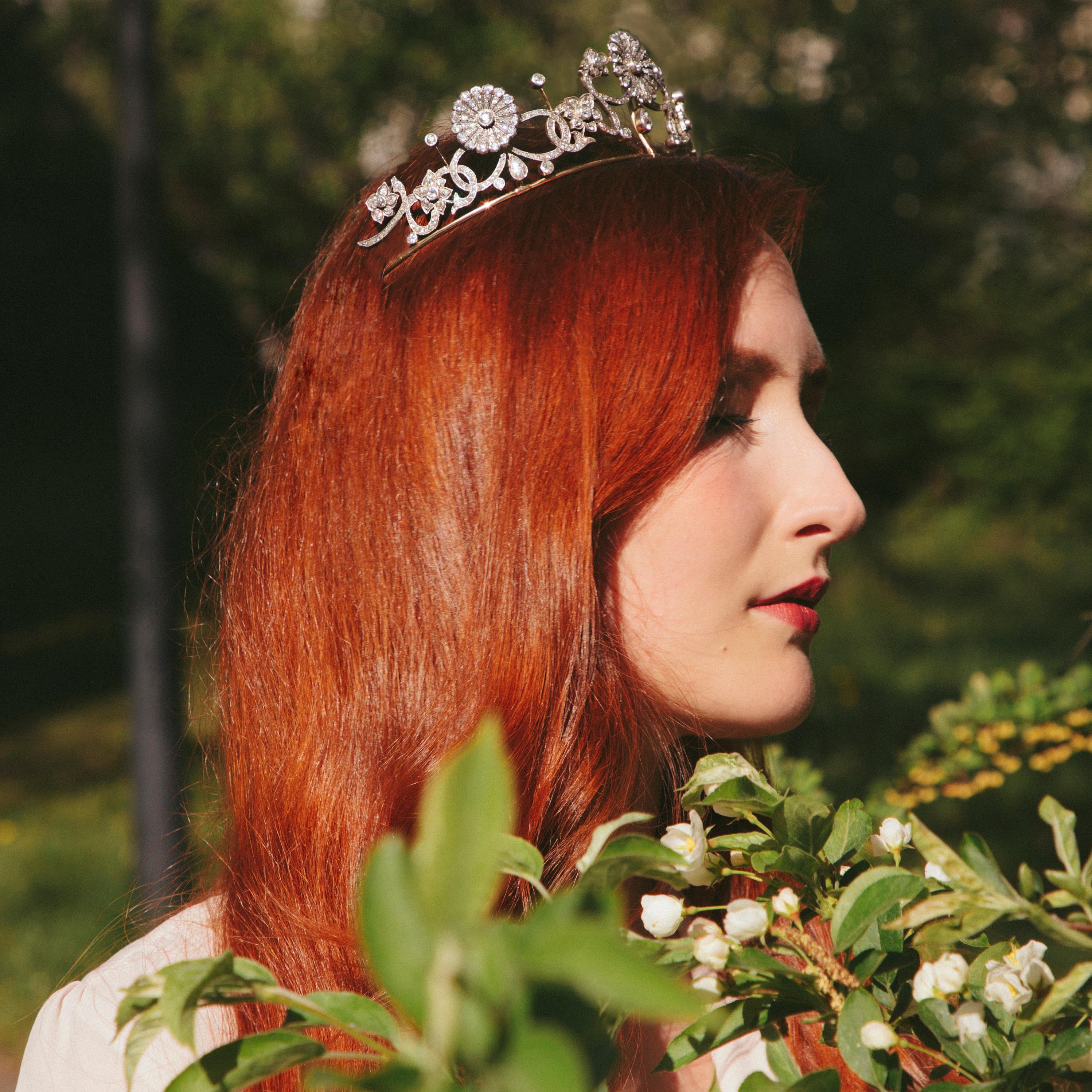 Antique Victorian circa 1890 16.76 ct Diamond Silver and Gold Belle Époque Tiara For Sale 3