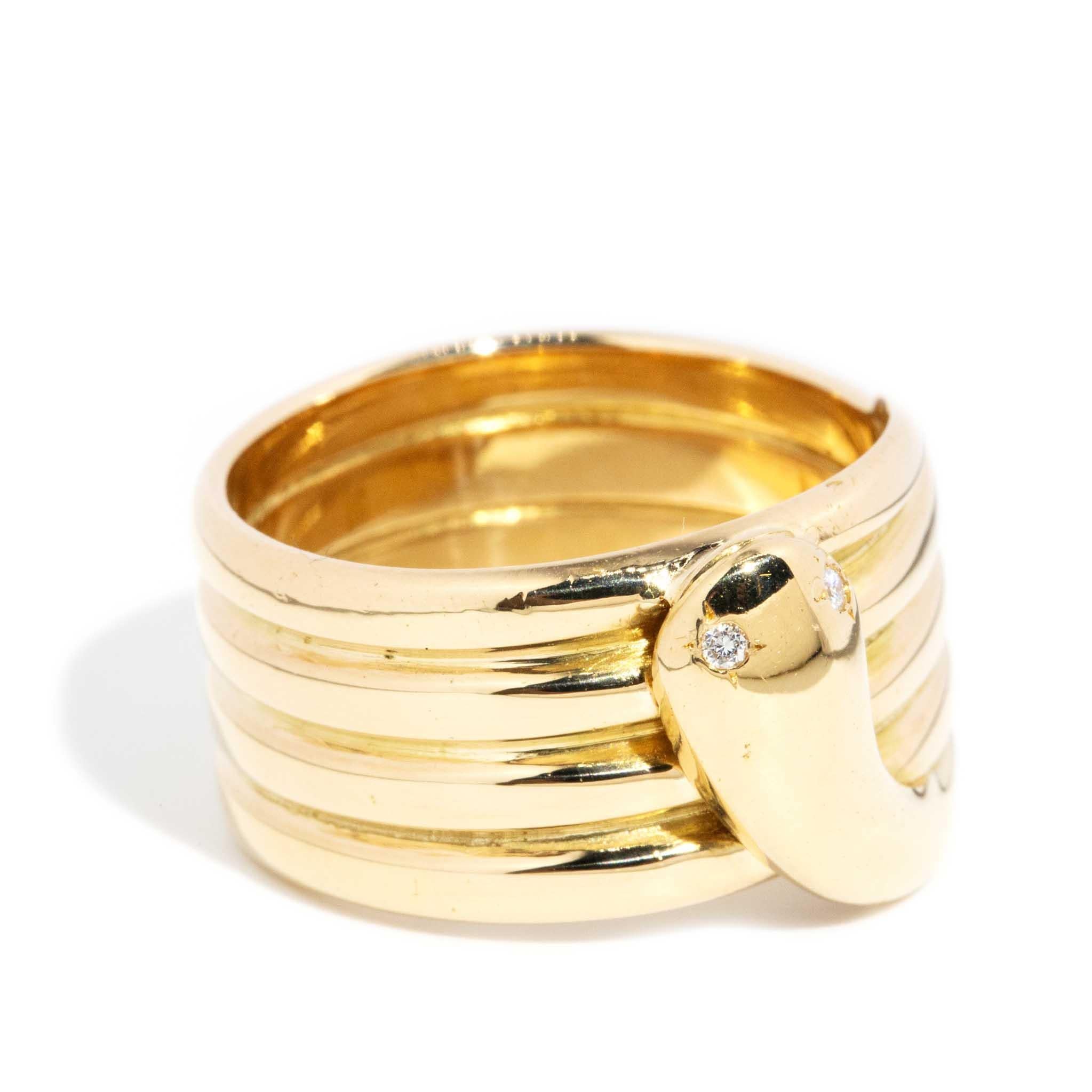 Tardo vittoriano Antico anello vittoriano CIRCA 1895 con serpente a spirale e diamanti, oro giallo 18 carati in vendita
