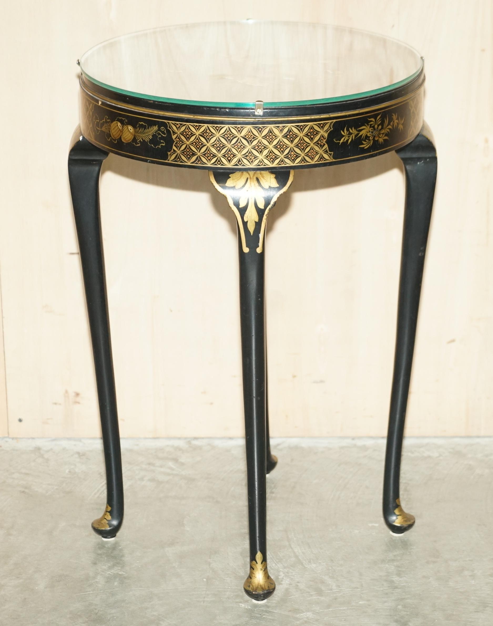 We are delighted to offer for sale this lovely circa 1880-1900 hand made Chinese Chinoiserie side end lamp table.

A very good looking and well made piece, the finish is 100% original and untouched, it looks every bit of its 100-120 years. 

In
