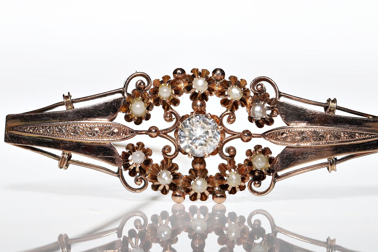 Old Mine Cut Antique Victorian Circa 1900s 14k Gold Natural Diamond Decorated Brooch For Sale